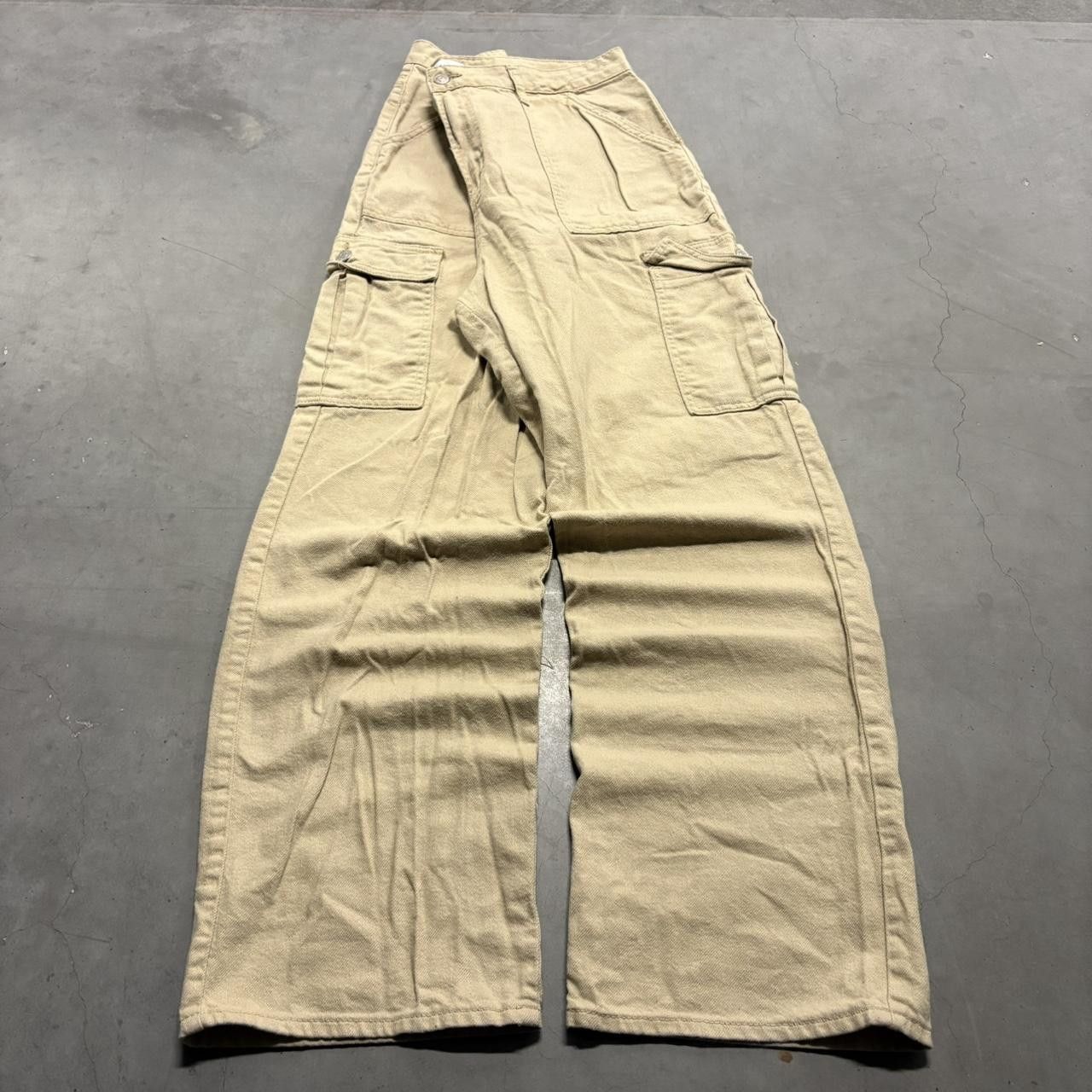 Vintage Crazy Vintage Y2K/2000s Baggy Skater Style Tan Khaki Cargo Pants! Size US 26 / EU 42 - 3 Thumbnail