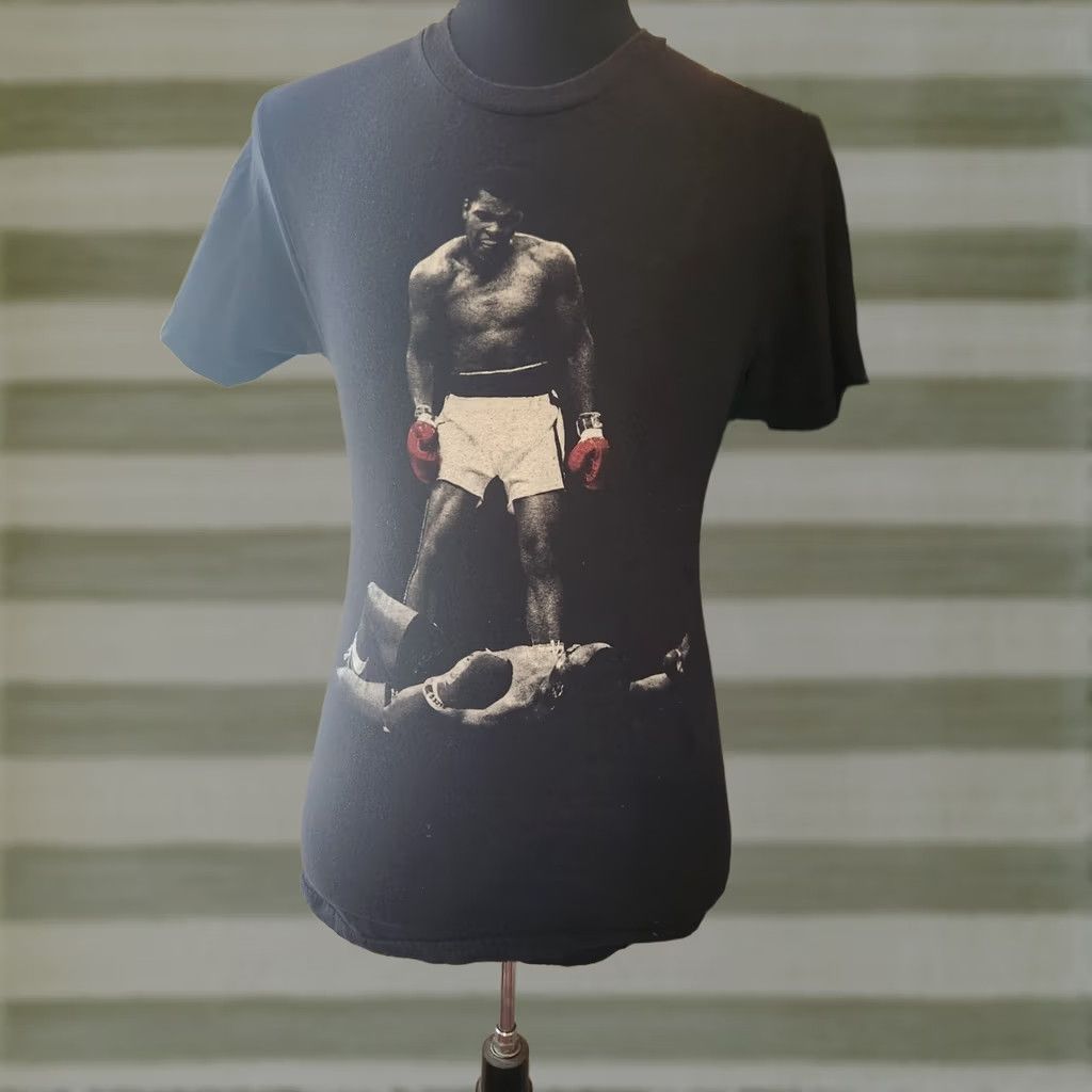 Vintage Muhammad Ali T Shirt Mens S Black Graphic Boxing The Greatest Boxer Fighter Shirt Short Sleeve Crew Neck Cotton Knitted Knit Tagless Easy Care Size US S / EU 44-46 / 1 - 1 Thumbnail
