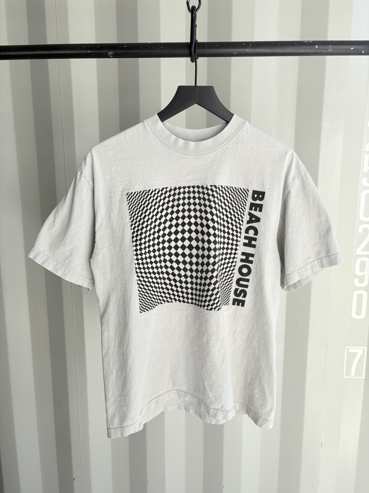 Band Tees Vintage Beach House Shirt Distressed Faded GRUNGE Band Size US L / EU 52-54 / 3 - 1 Thumbnail