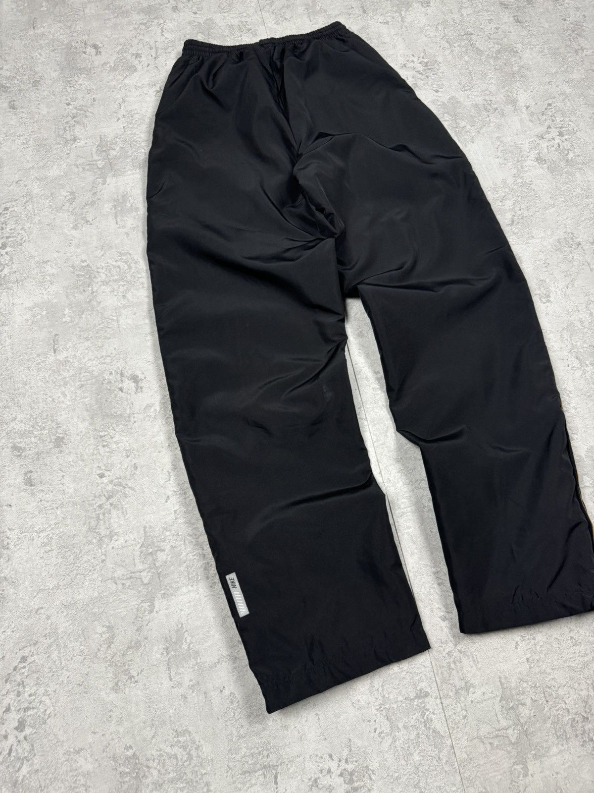 Nike Vintage Nike Y2K Streetwear Sportswear Track Pants Size M Size US 32 / EU 48 - 9 Thumbnail