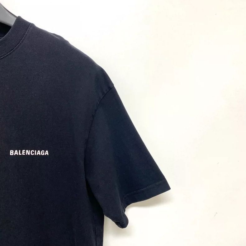 Balenciaga Balenciaga Short sleeve T-shirt with large logo on the bac Size US XS / EU 42 / 0 - 6 Thumbnail