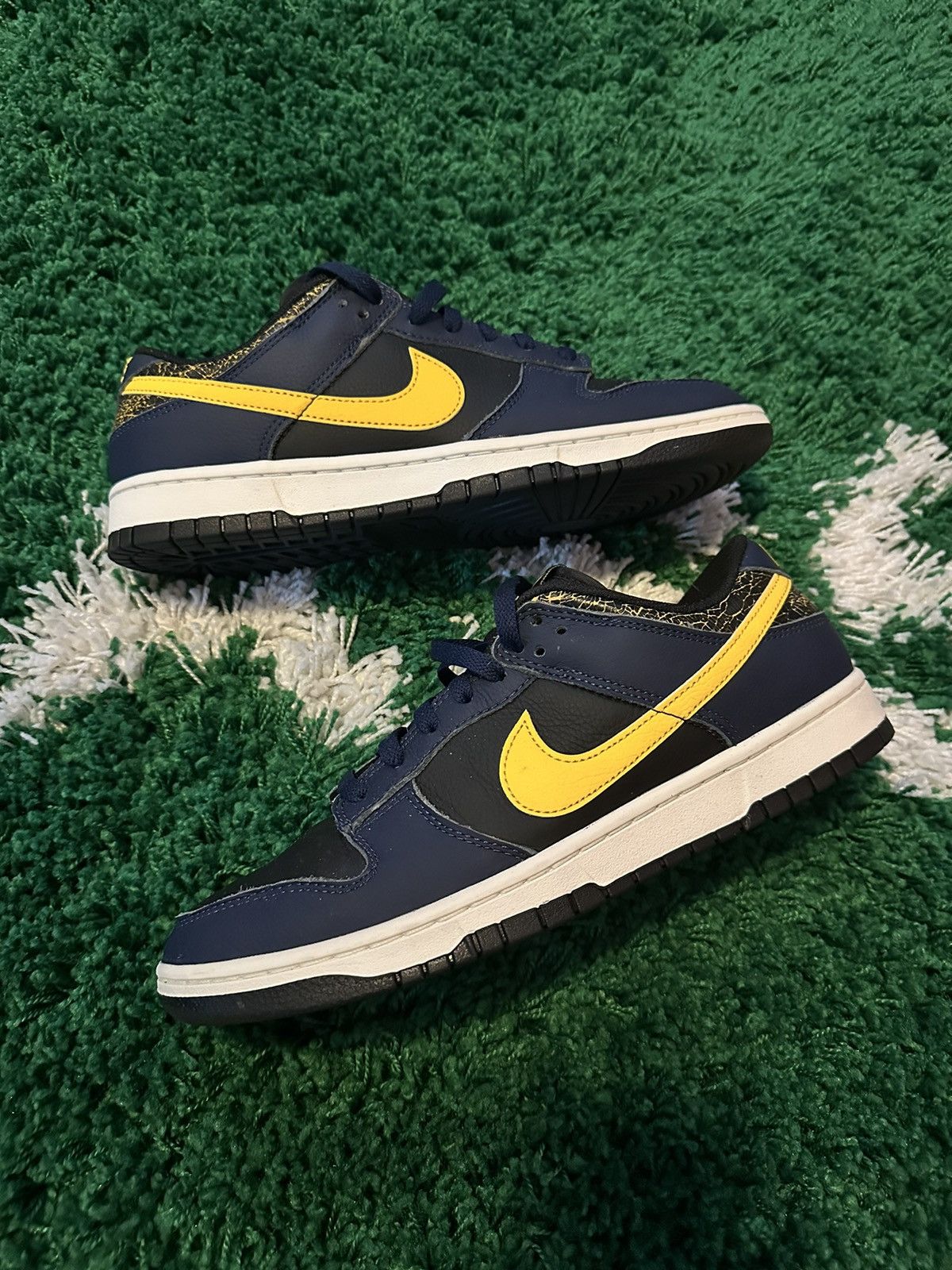 Nike Nike Dunk Low Vintage Michigan 11 Size US 11 / EU 44 - 2 Thumbnail
