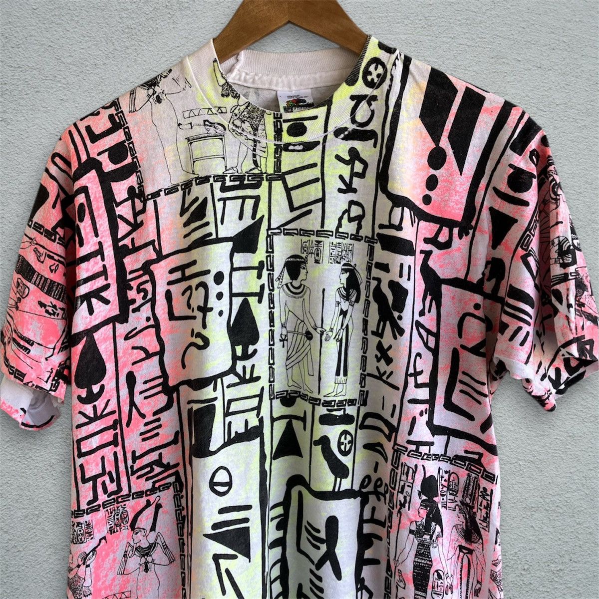 Fruit Of The Loom Vintage 90s Egyptian Hieroglyphics AOP Tee Shirt Art FORL SS Size US L / EU 52-54 / 3 - 3 Thumbnail