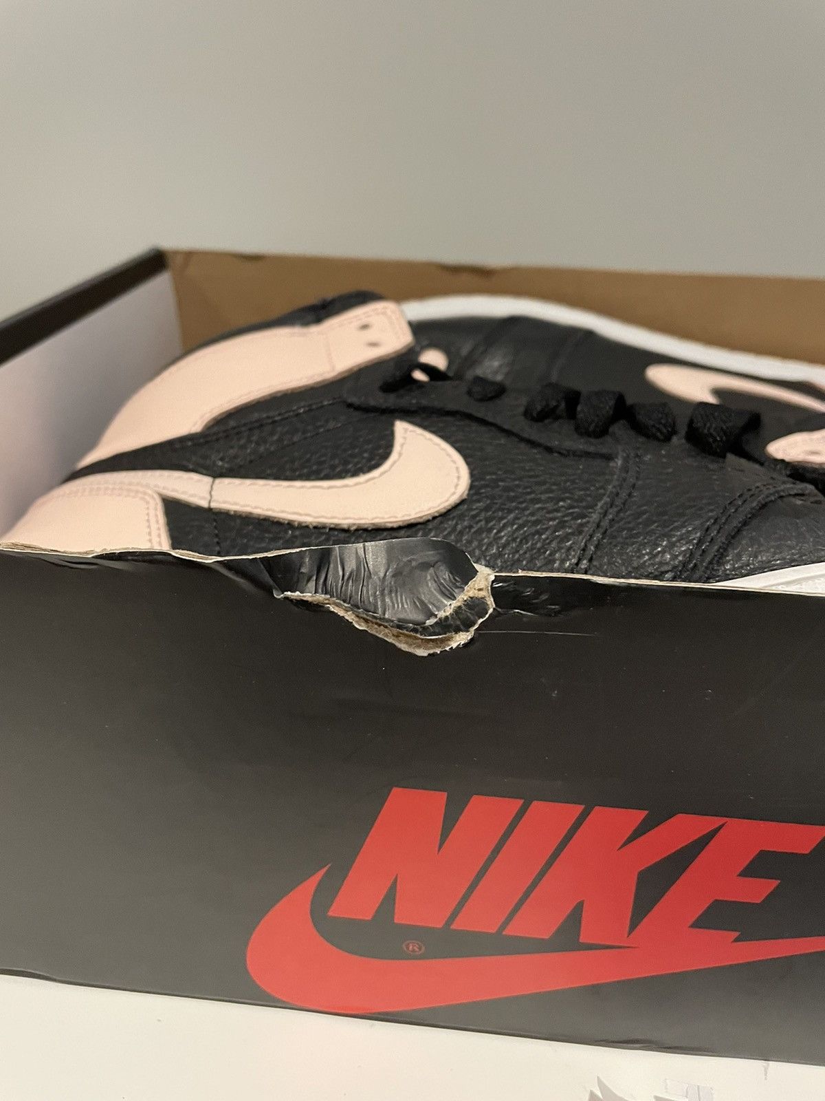 Jordan Brand Jordan 1 Crimson Tint Size 10 Size US 10 / EU 43 - 10 Thumbnail