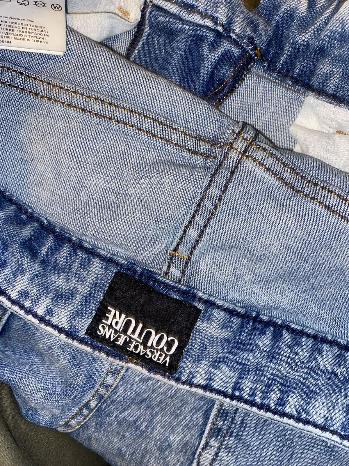 Versace Jeans Couture Versace jeans size 32 worn 2x Size US 32 / EU 48 - 3 Thumbnail