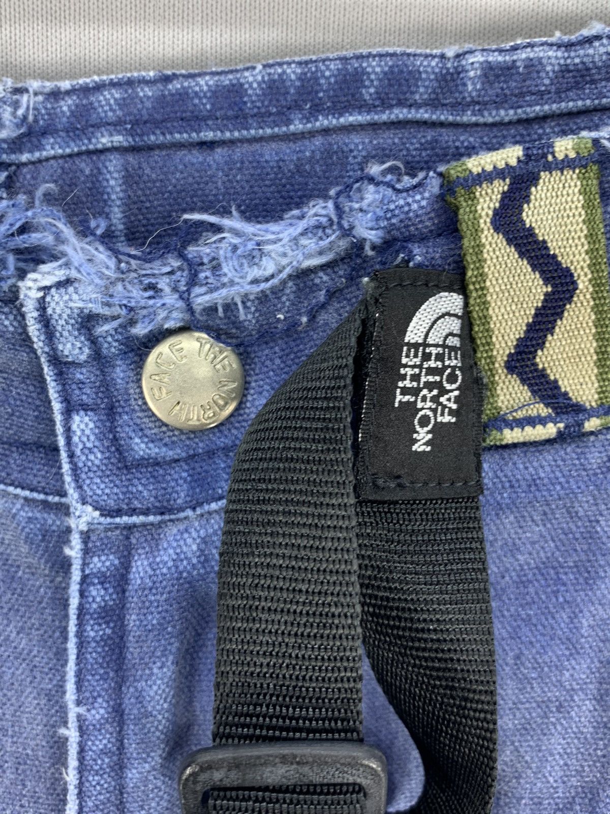 The North Face Vintage The North Face Distressed Short Pants Size US 31 - 8 Thumbnail
