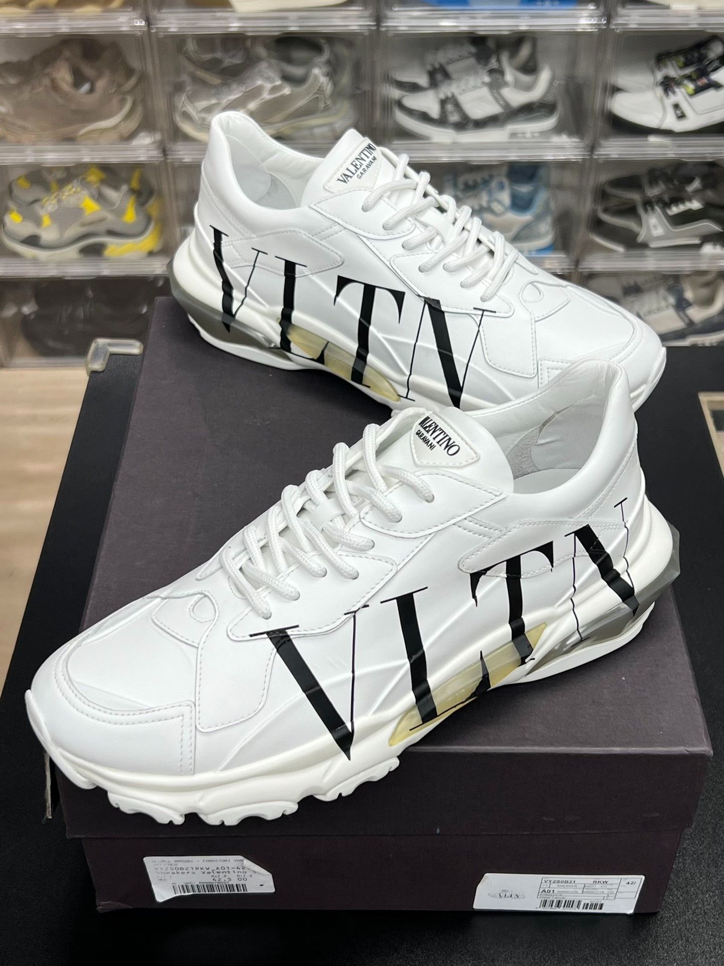 Valentino Valentino Casual Lowtop Sneakers 9.5 Men Size US 9.5 / EU 42-43 - 1 Thumbnail