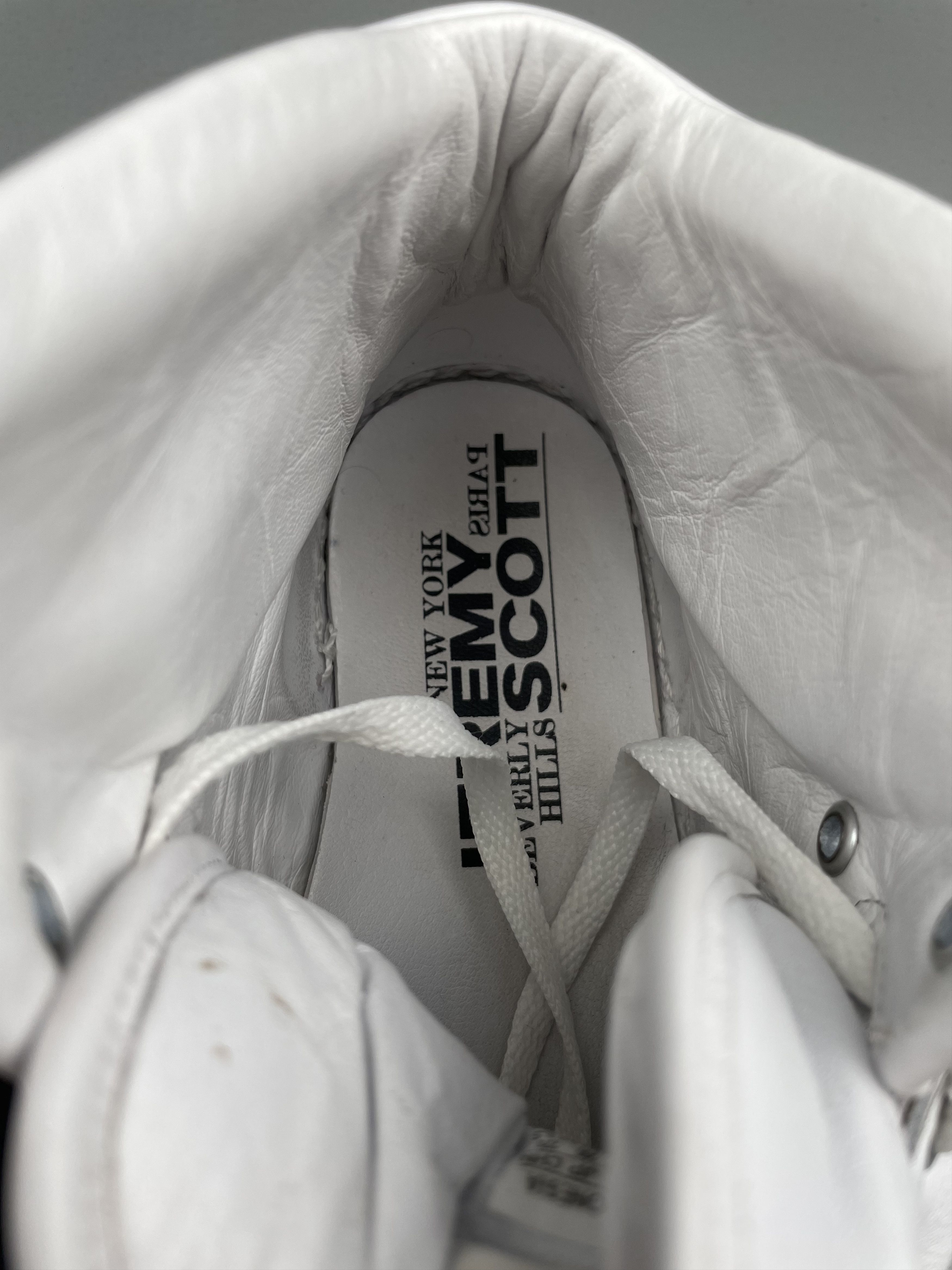 Adidas × Jeremy Scott adidas X Jeremy Scott 2009 JS Wings (white/silver) Size US 10 / EU 43 - 13 Thumbnail