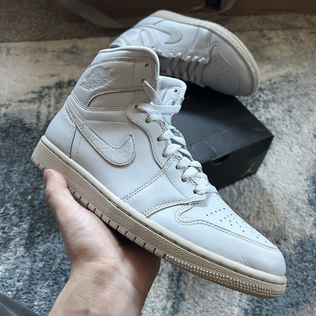 Jordan Brand AA3993-030 2018 AJ1 HiGH PREMiUM PURE PLATiNUM DESERT SAND Size US 9 / EU 42 - 6 Thumbnail