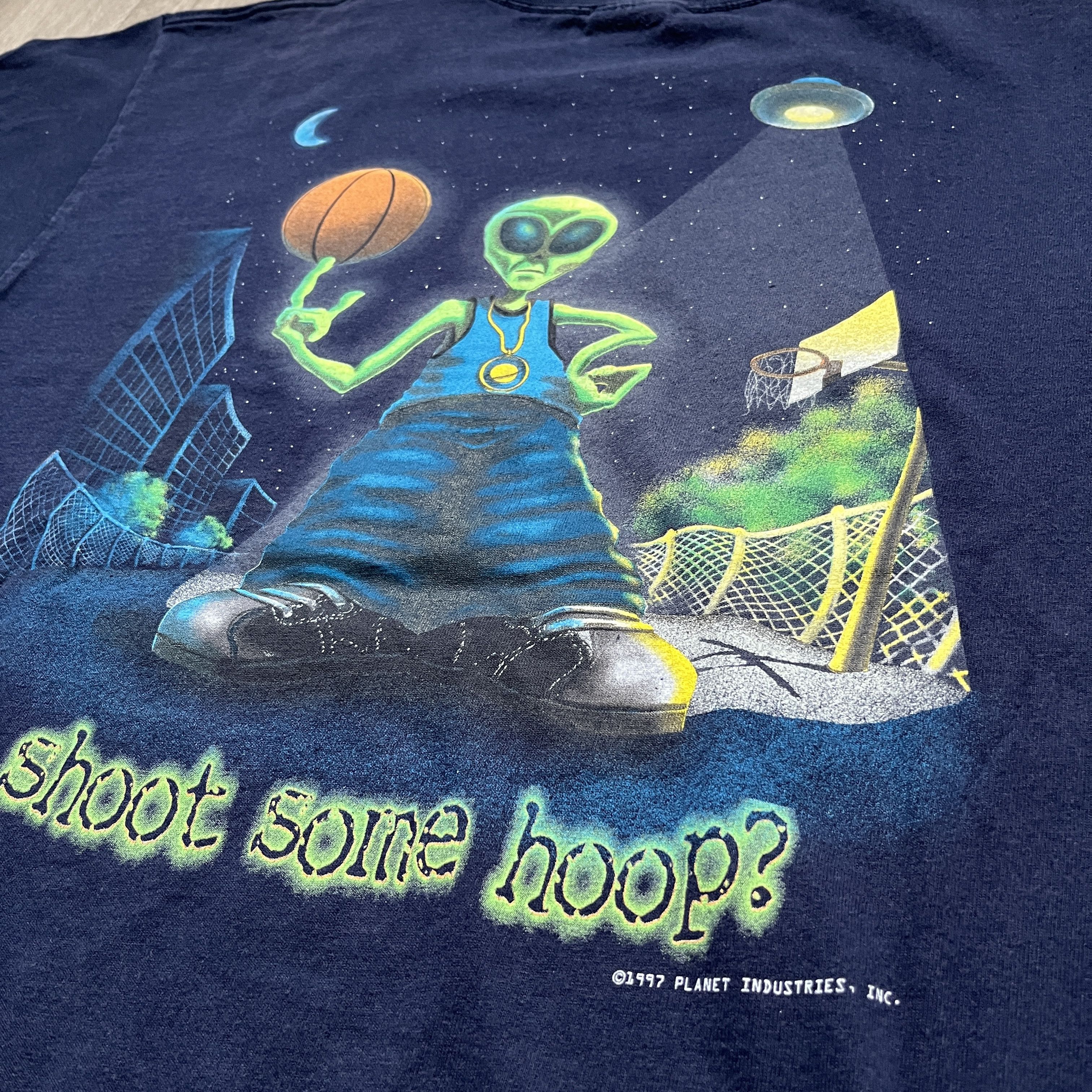 Vintage Vintage 1997 Planet Industries T Shirt Size US L / EU 52-54 / 3 - 4 Thumbnail