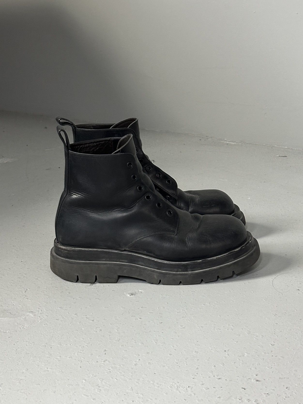 Bottega Veneta Bottega Vanetta Lug Ankle Boot Black Size US 10.5 / EU 43-44 - 1 Thumbnail