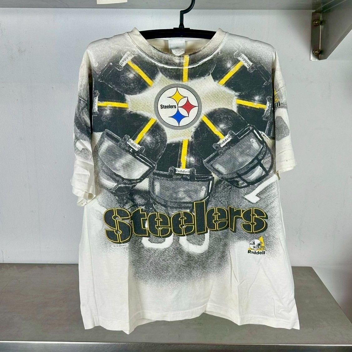 Vintage Vintage 1996 Pittsburgh Steelers All Over Print NFL T-shirt Size US XL / EU 56 / 4 - 1 Thumbnail