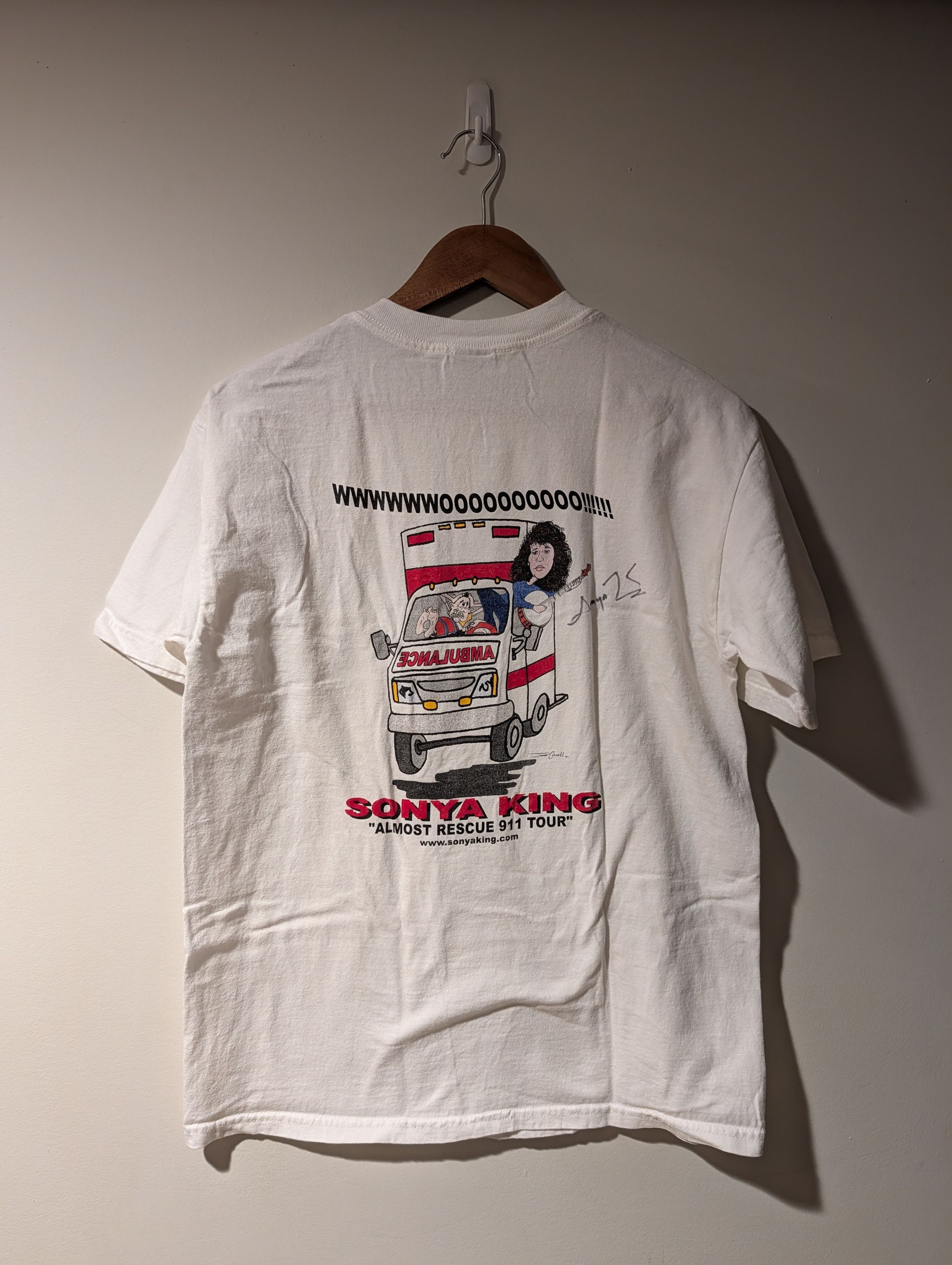 Gildan Vintage Sonya King Almost Rescue 911 Tour Medium T-Shirt Size US M / EU 48-50 / 2 - 1 Thumbnail