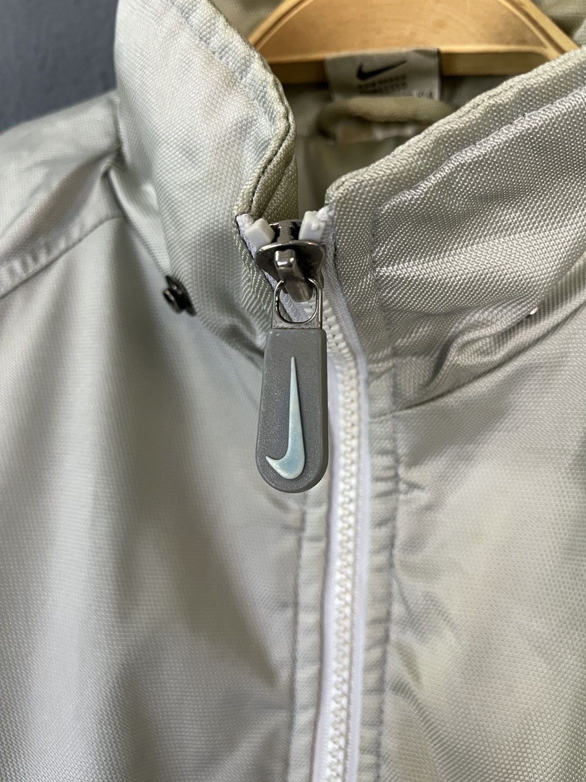Nike × Vintage Vintage 90s Silver Nike Jacket Size US M / EU 48-50 / 2 - 6 Thumbnail