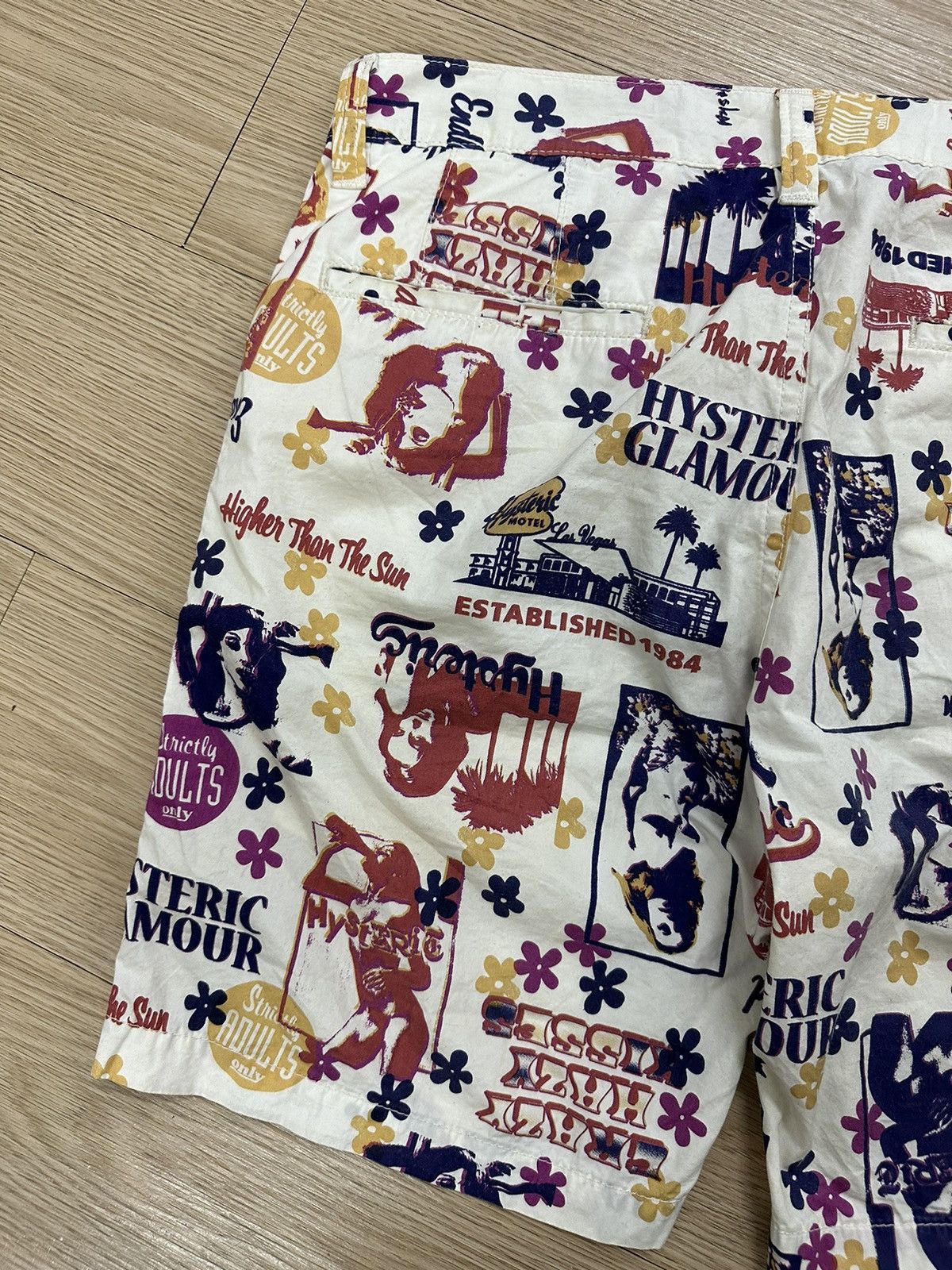 Hysteric Glamour Rare Beautiful Hysteric Glamour Sexy Girl Full Print Shorts Size US 33 - 13 Thumbnail