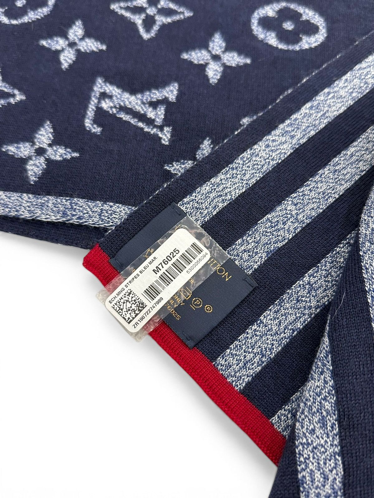Louis Vuitton Louis Vuitton M76025 Scarf Monogram Stripe Blue Marine Size ONE SIZE - 6 Thumbnail