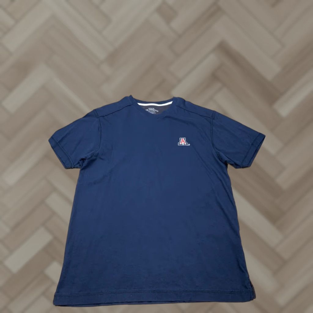Vintage NCAA University of Arizona Wildcats Blue V Neck T-Shirt Colosseum Mens L Football Sports 4099 Size US L / EU 52-54 / 3 - 1 Thumbnail