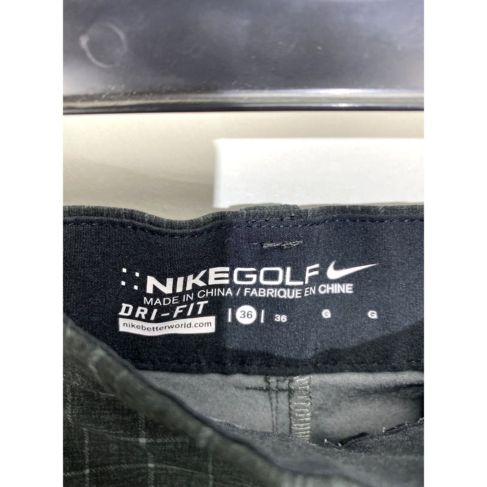 Nike Nike Golf Shorts Dri-Fit Swoosh Gray Mens 36 Plaid Charcoal Zipper Pockets Easy Care Lightweight Modern Chino Casual Sports Outdoor 90s Theme? Size US 36 / EU 52 - 5 Thumbnail