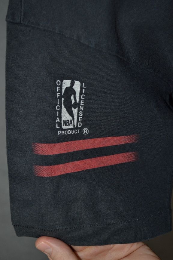 Nutmeg Vintage 1995 Chicago Bulls Nutmeg Mills USA NBA Jersey S Size US S / EU 44-46 / 1 - 4 Thumbnail