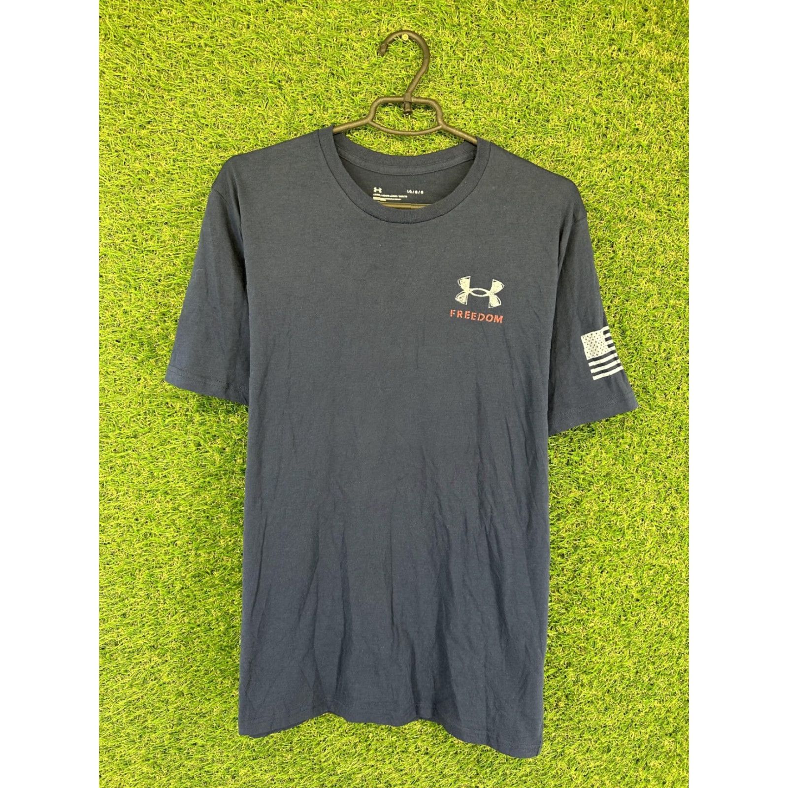 Under Armour Under Armour Freedom Men T-Shirt Jersey Large L Navy blue Print Solid Short Sleeve"} Size US L / EU 52-54 / 3 - 2 Thumbnail