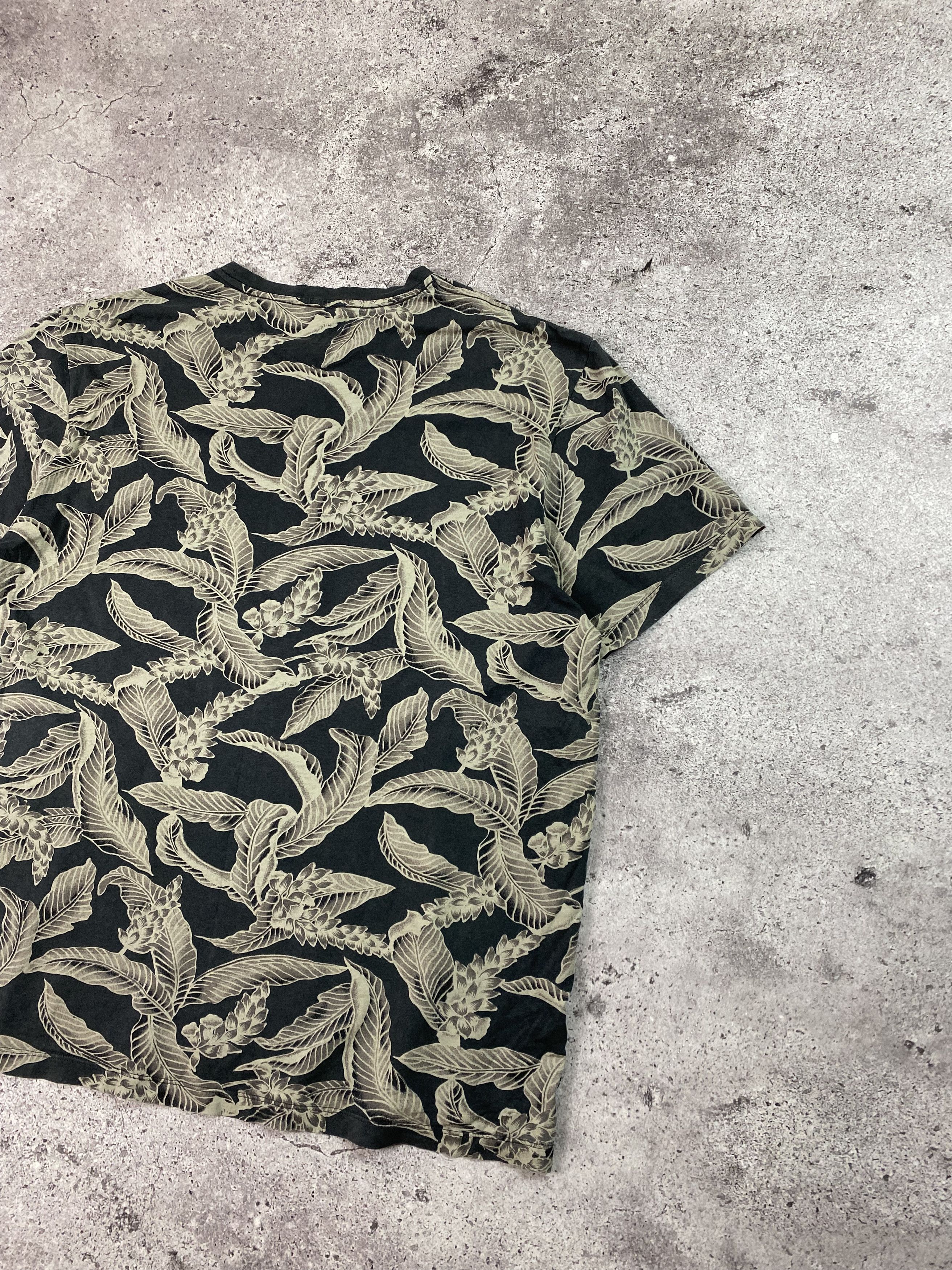 Allsaints Allsaints Rare Print Saint Maria Japan Style Y2K T-shirt Size US M / EU 48-50 / 2 - 7 Thumbnail