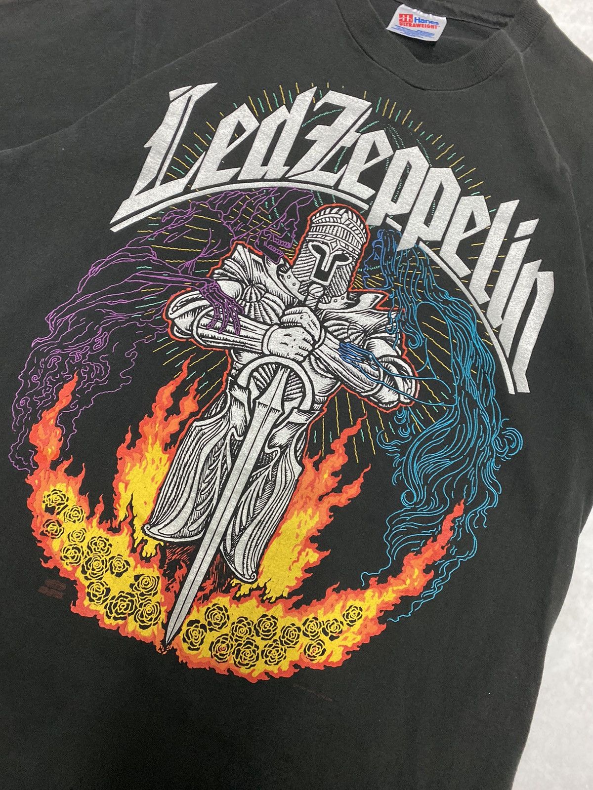 Led Zeppelin × Vintage Vintage 90’s Crazy Y2K Streetwear Led Zeppelin Knight Tee L Size US L / EU 52-54 / 3 - 2 Thumbnail