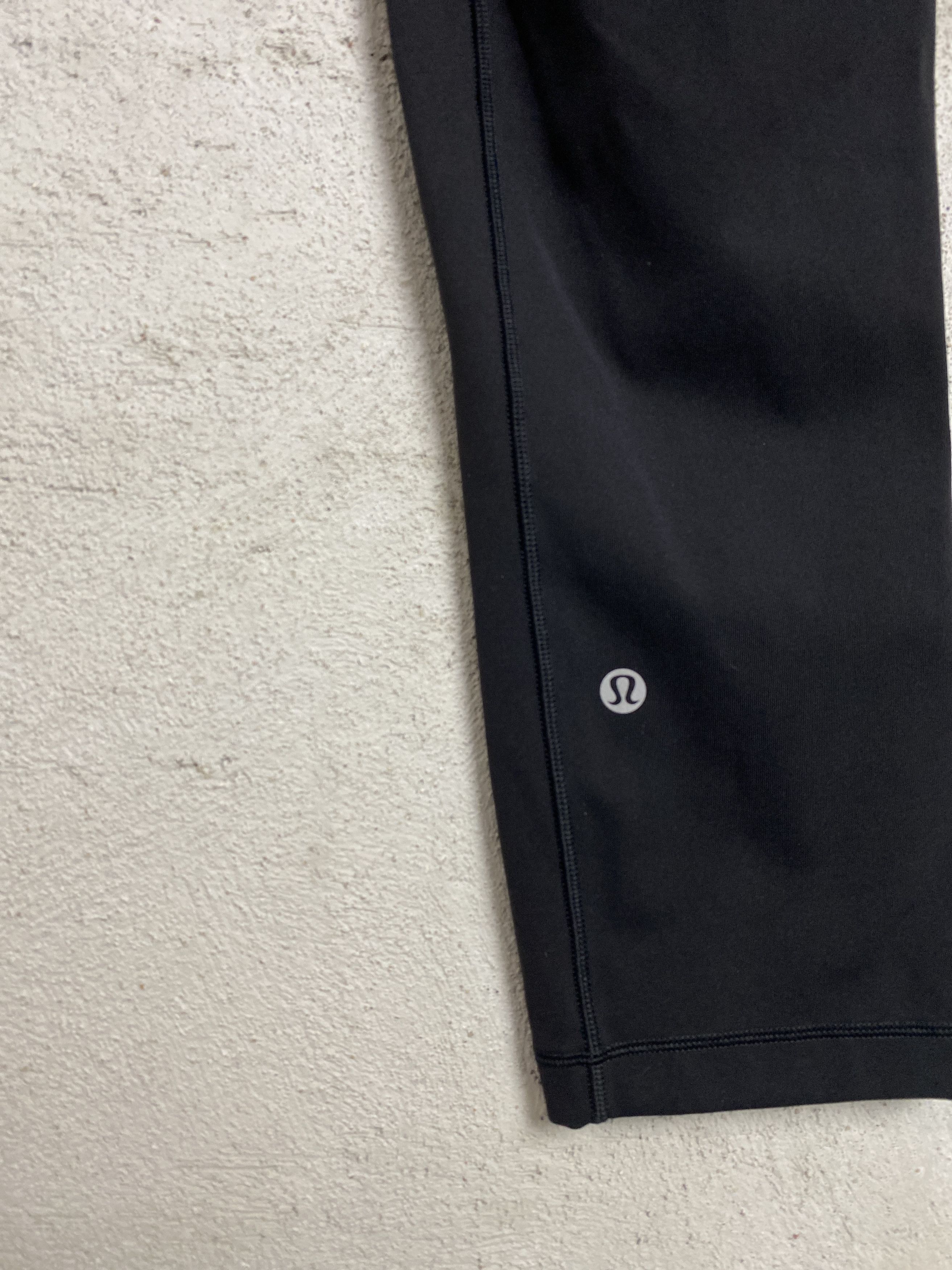 Lululemon Lululemon capri leggings sport yoga pilates Size 30" / US 8 / IT 44 - 4 Thumbnail