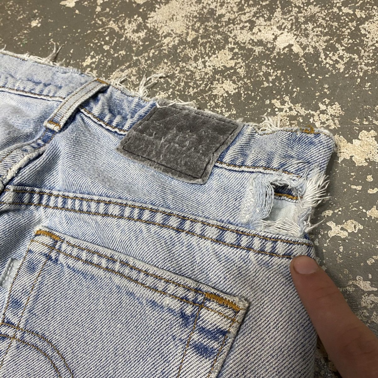 Levi's × Vintage Vintage Levi’s Silvertab Loose Light Wash BaggyJeans USA 90s Size US 28 / EU 44 - 11 Thumbnail