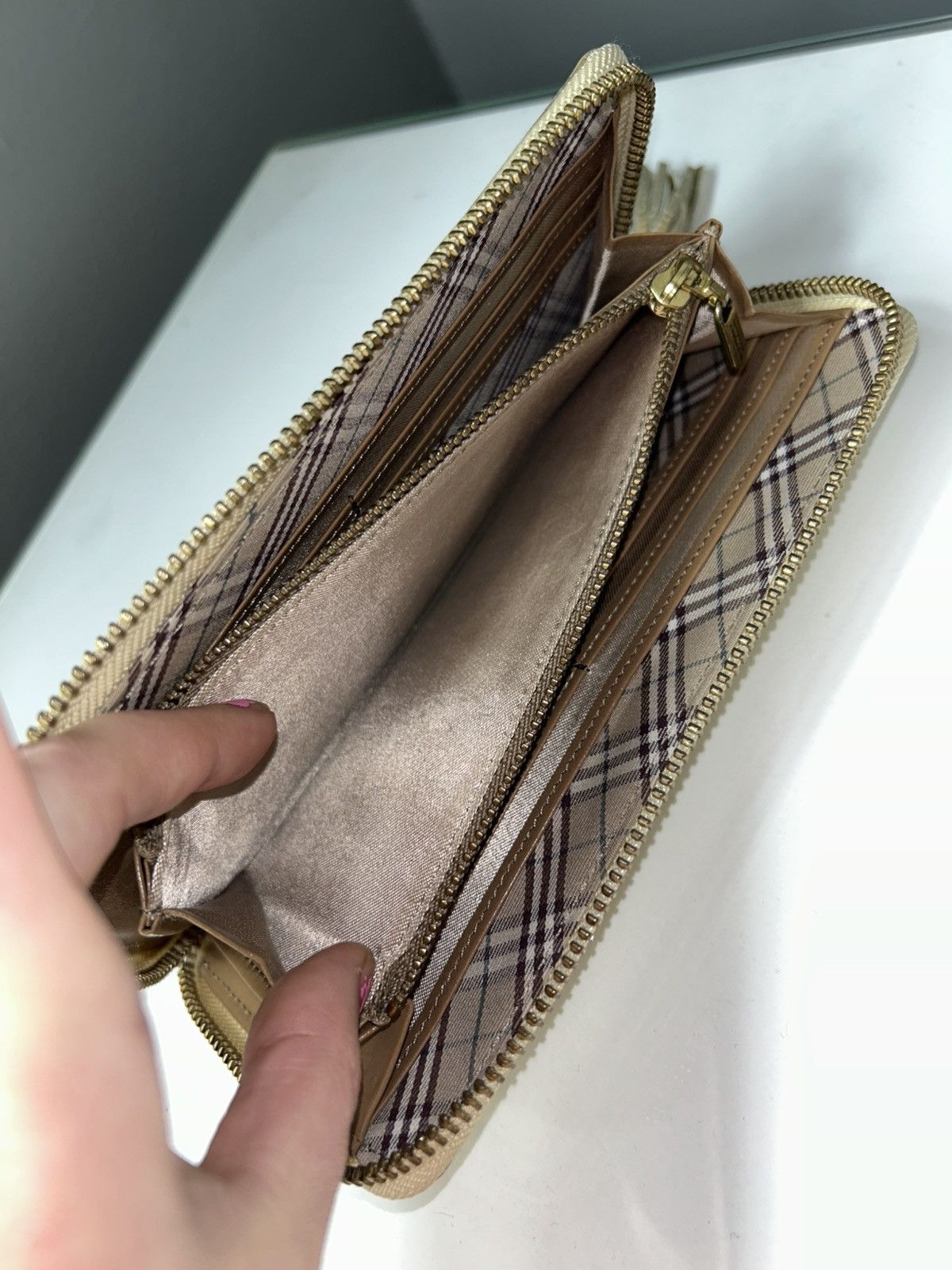 Burberry Burberry Blue Label Gold Zippy Wallet w/ Nova Check Interior Size ONE SIZE - 7 Thumbnail