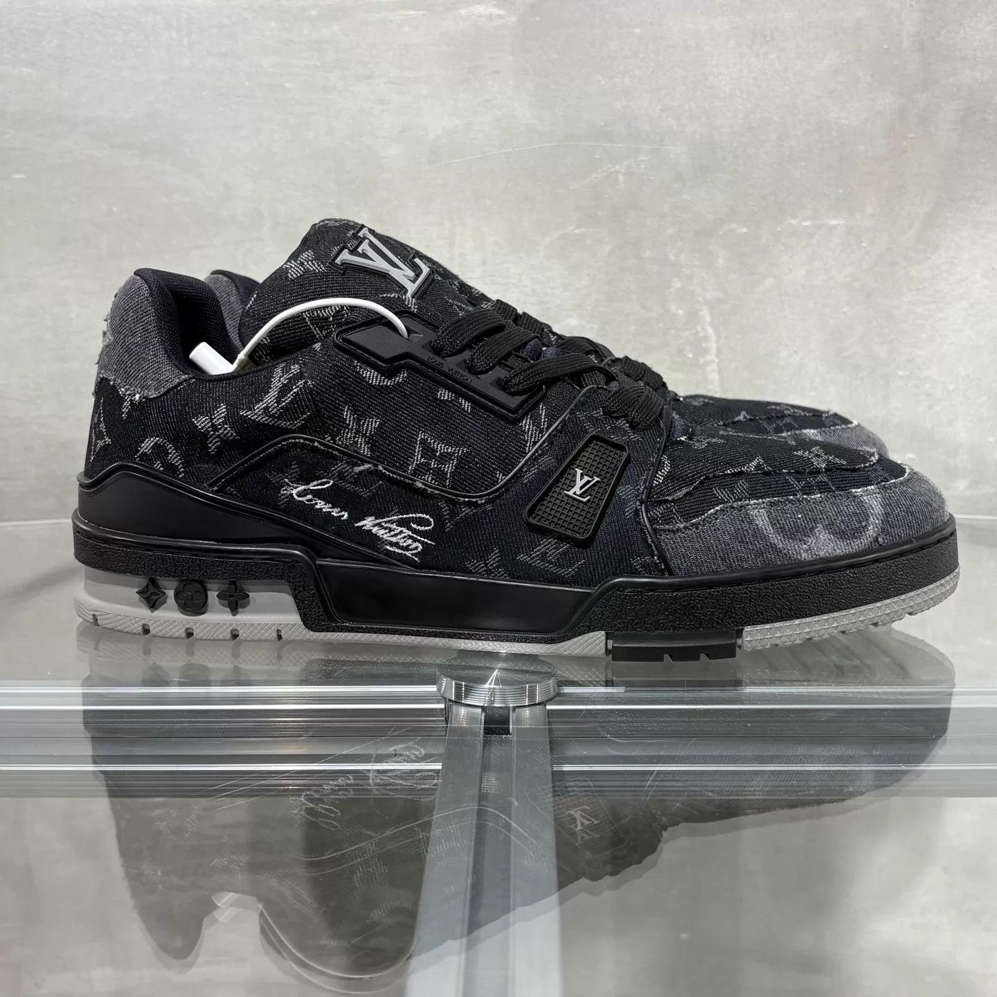 Louis Vuitton LV Trainer Distressed Denim Black UK9.5/43.5 Size US 10.5 / EU 43-44 - 4 Thumbnail
