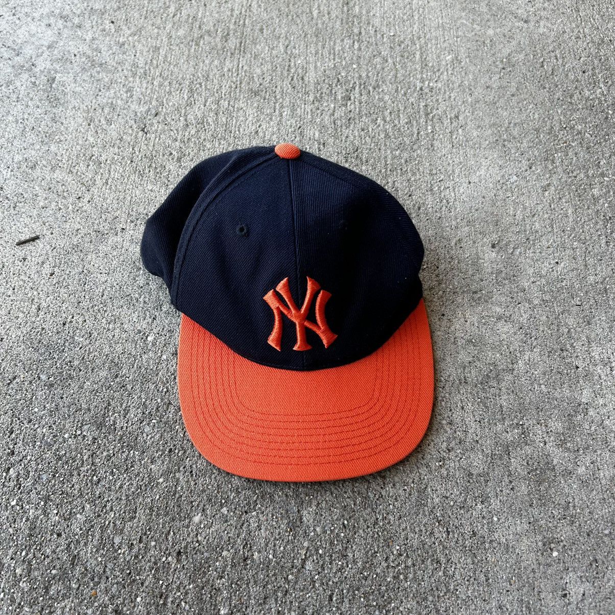 New York Yankees × Sports Specialties × Vintage Mid90s, New York Yankees sports specialties fitted Size ONE SIZE - 3 Thumbnail