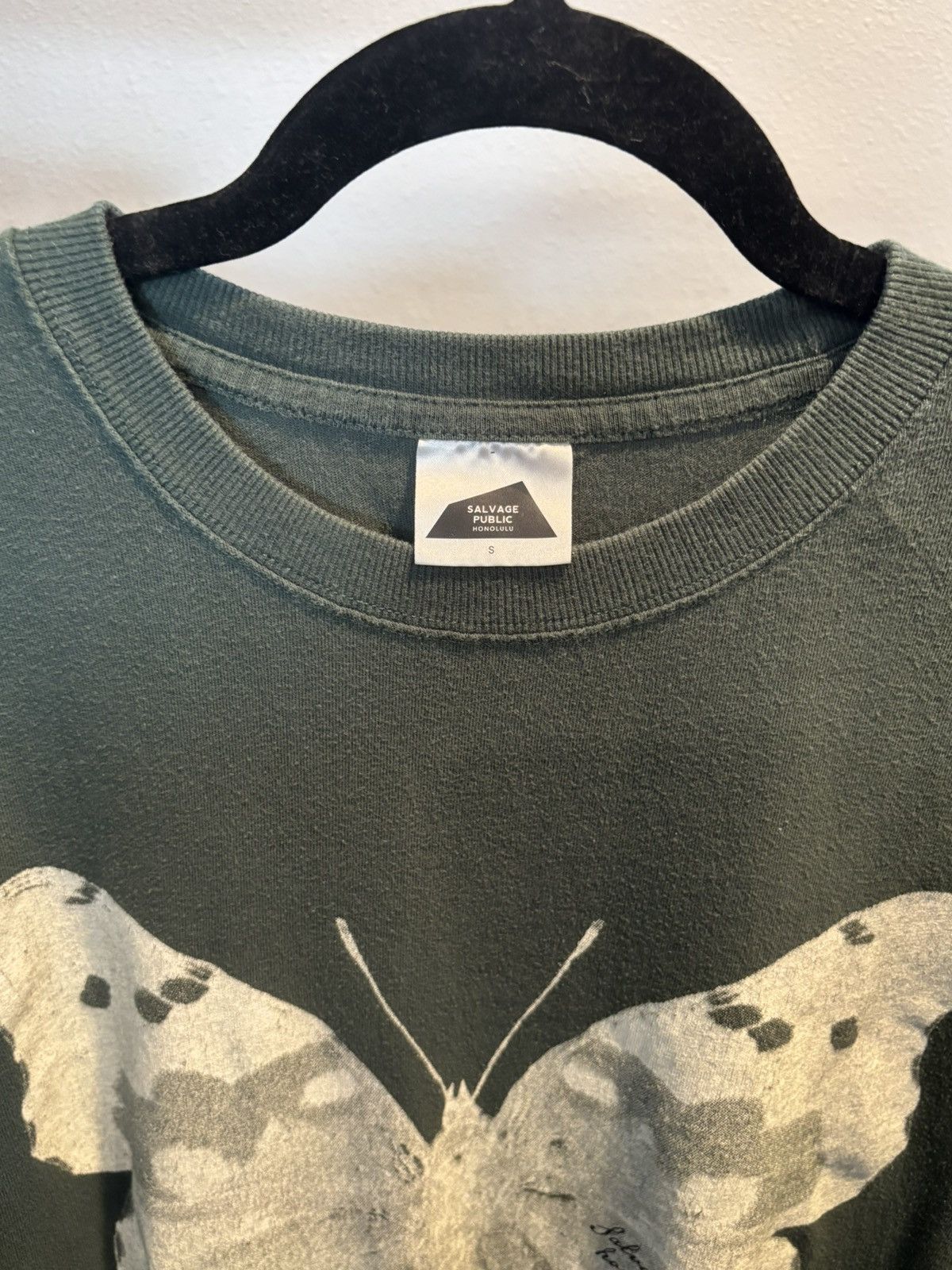 Japanese Brand Salvage Public Honolulu Kamehameha Butterfly T-shirt 🦋 Size US S / EU 44-46 / 1 - 3 Thumbnail