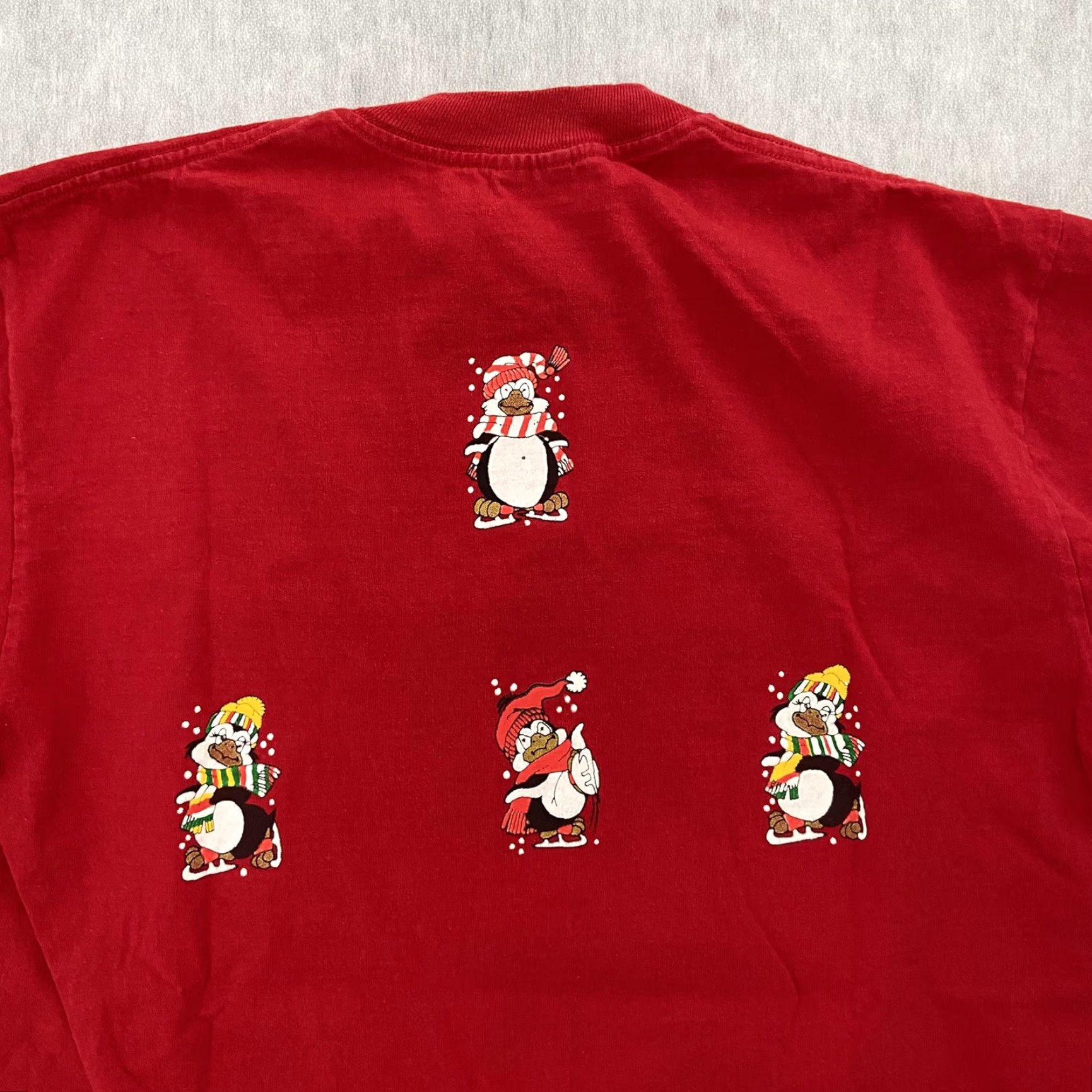 Jerzees VINTAGE Jerzees 90s Christmas Shirt Adult Large Red Penguins Slim Fit Mens T-Shirt Size US L / EU 52-54 / 3 - 4 Thumbnail