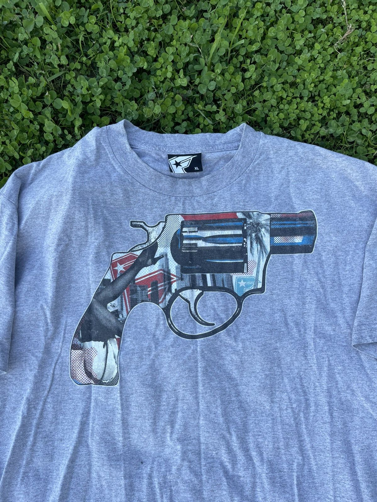 Famous Stars And Straps Famous Revolver flag rap tee Size US XL / EU 56 / 4 - 4 Thumbnail