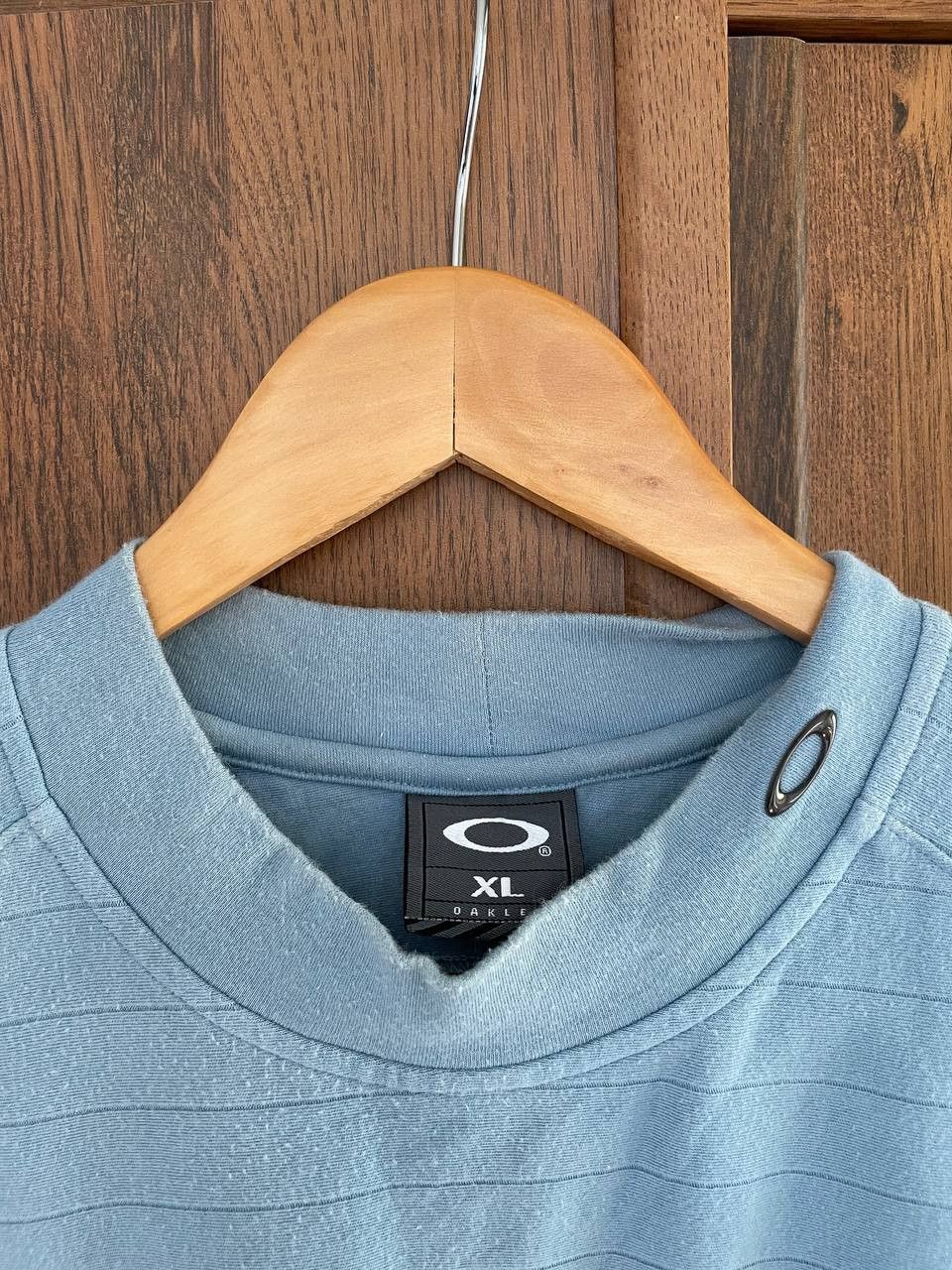 Oakley × Vintage Vintage Oakley Metal Logo Tee Size XL 90s 00s rare Size US XL / EU 56 / 4 - 2 Thumbnail