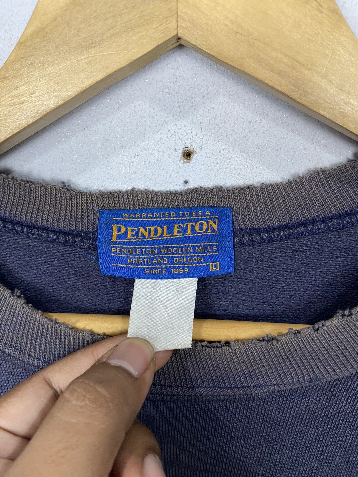 Pendleton × Vintage Vintage Pendleton Distressed Sweatshirt Size US L / EU 52-54 / 3 - 7 Thumbnail