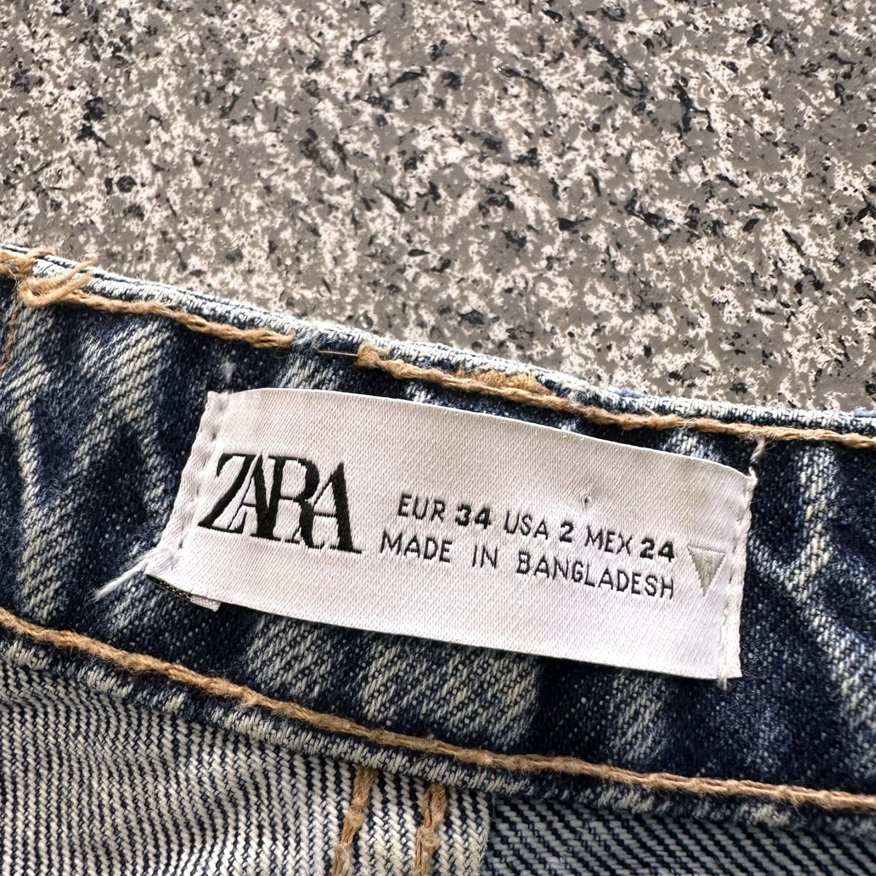 Zara Zara Jeans Womens 2 High Rise Mom Stone Wash Denim Relaxed Tapered Blue 5-Pocket Design Inseam 27 in XS? Size 42" / US 20 - 5 Thumbnail