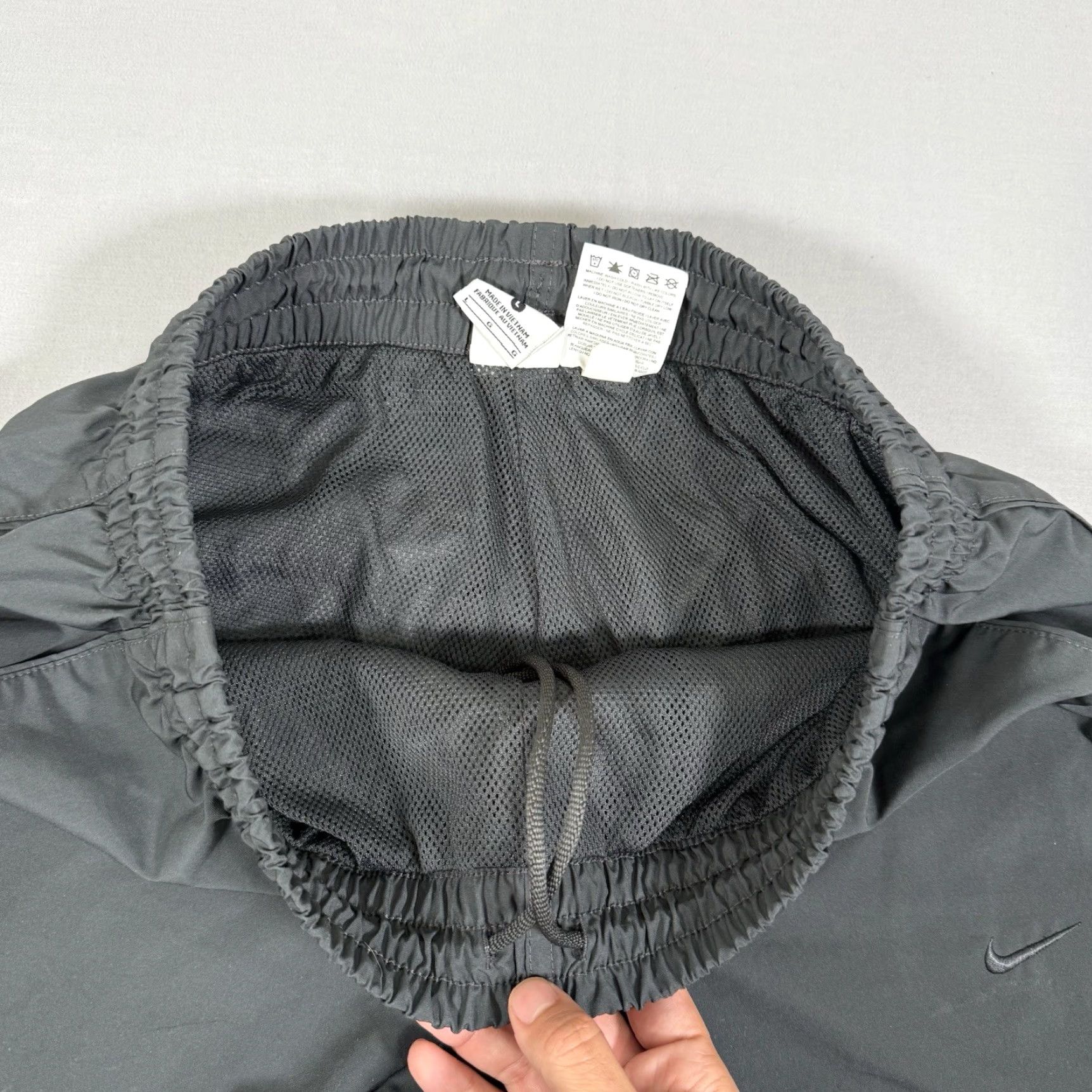 Nike Vintage Nike Pants Mens Large Gray Track Windbreaker Lined Baggy Loose Y2K Size US 33 - 7 Thumbnail