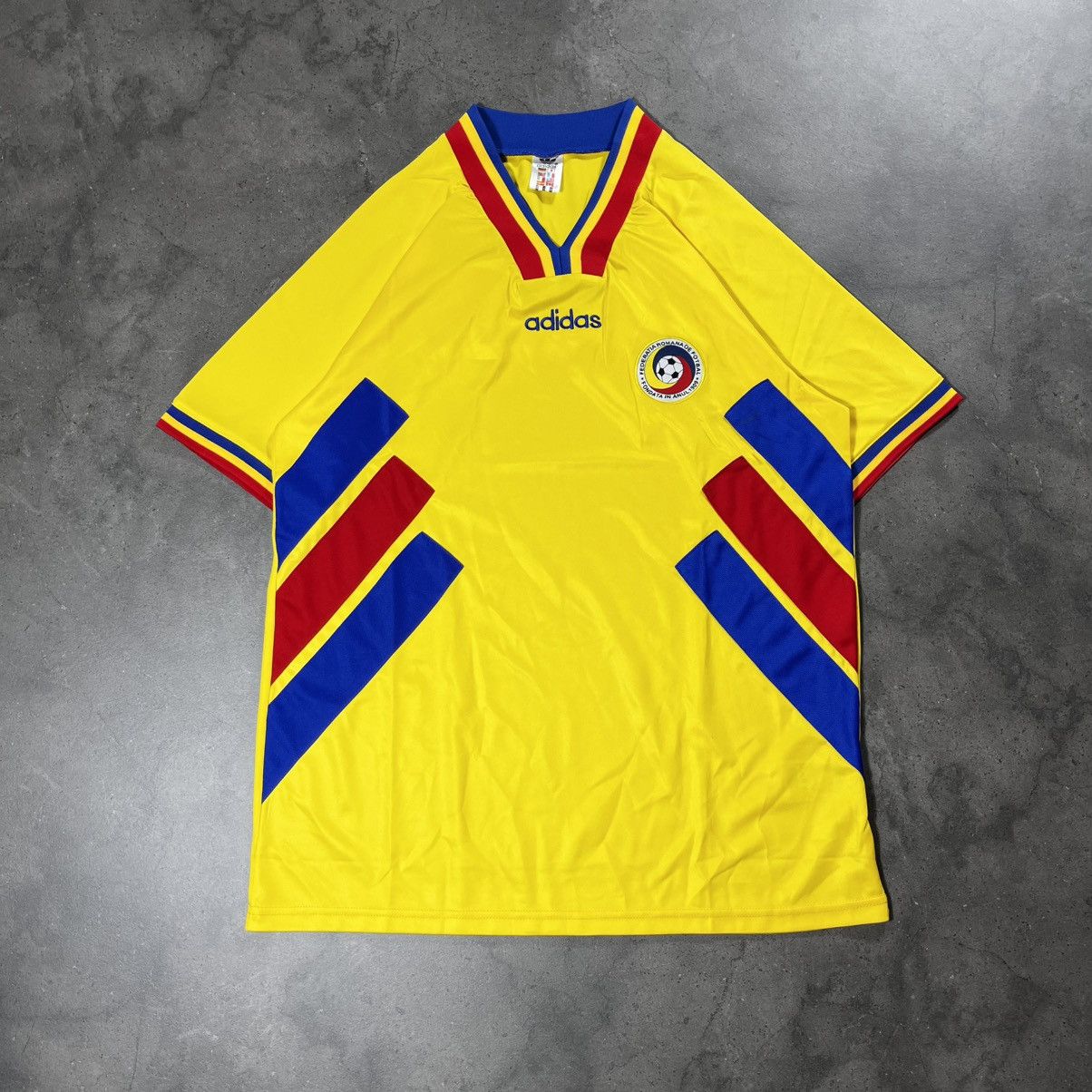 Adidas Vintage 90s Adidas Romania Retro Striped Blokecore Jersey Size US L / EU 52-54 / 3 - 1 Thumbnail