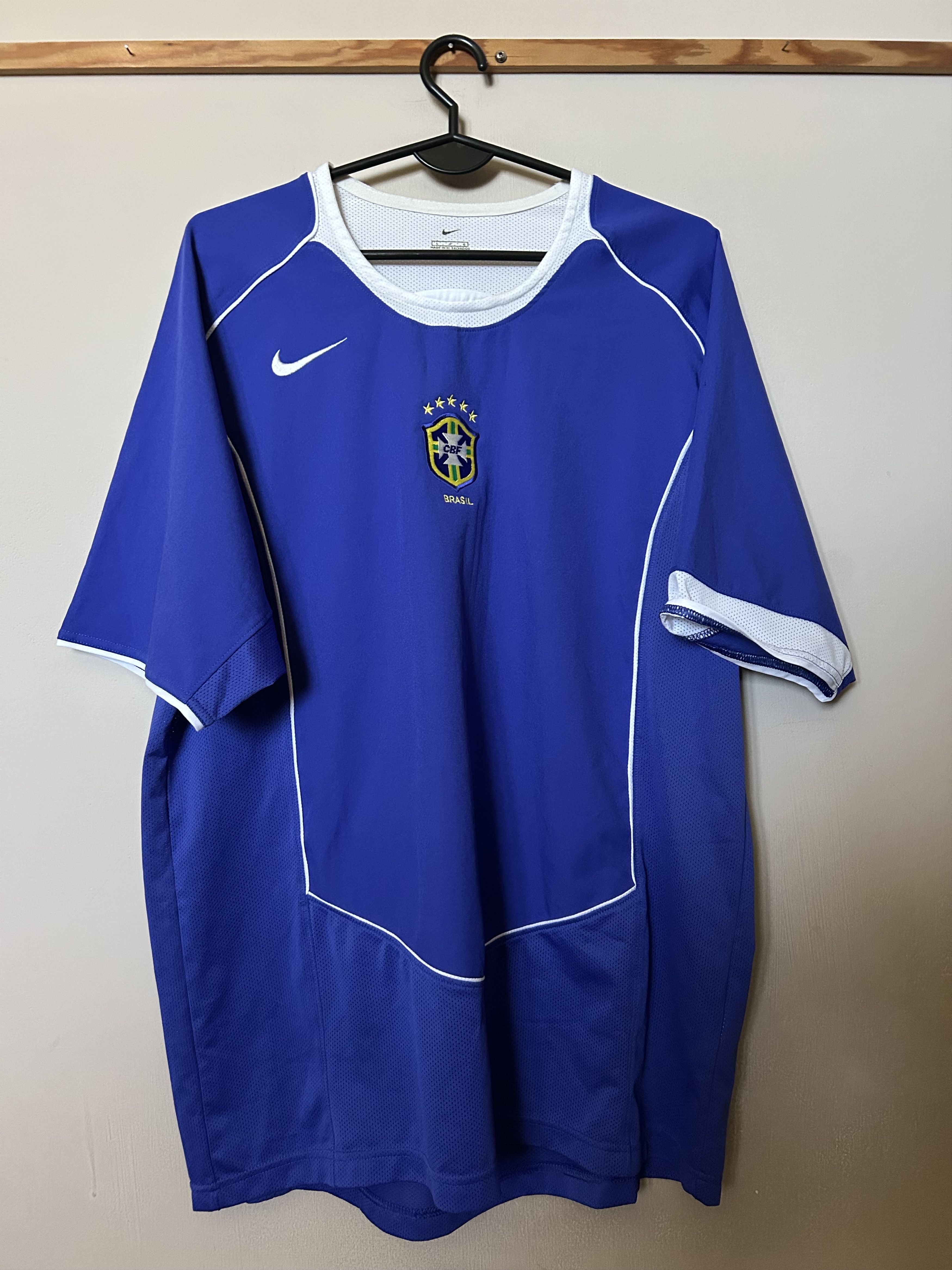 Nike Vintage BRAZIL 2004 - 2006 - L - Nike - UNIQUE Size US L / EU 52-54 / 3 - 1 Thumbnail