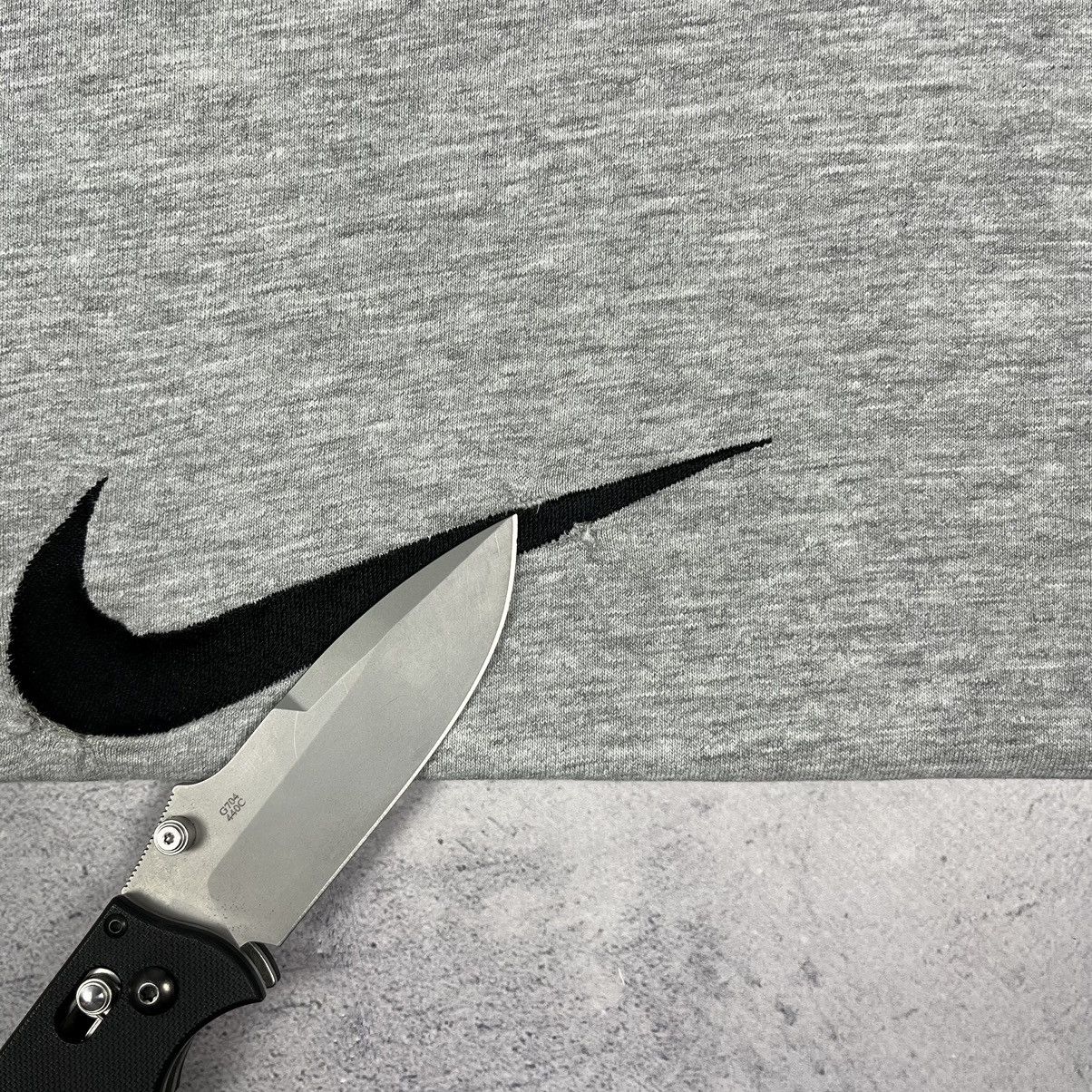 Nike Vintage Nike big swoosh rare tee 90’s Size US L / EU 52-54 / 3 - 14 Thumbnail