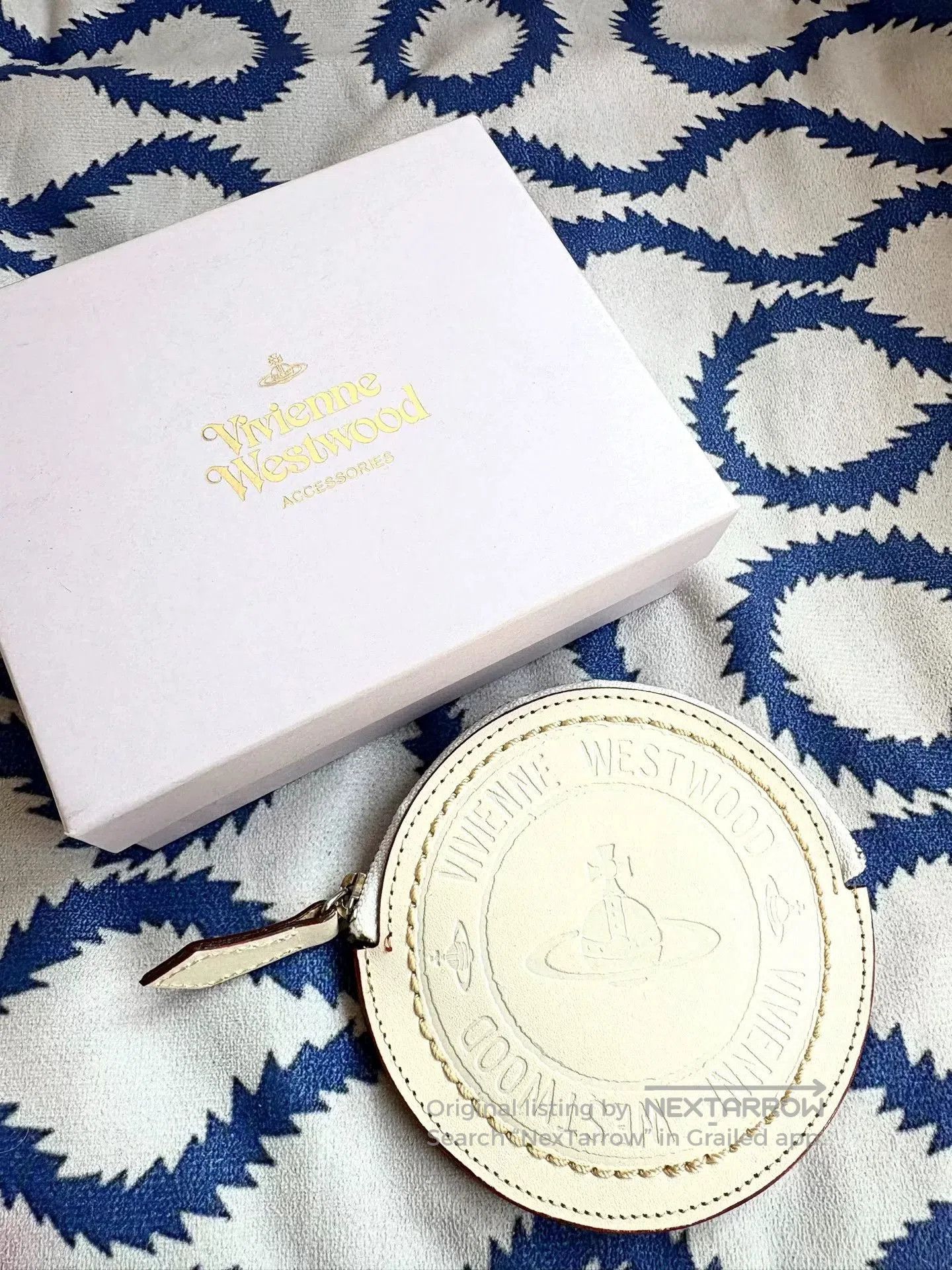 Vivienne Westwood Vivienne Westwood Vintage White Round Coin Purse. Size ONE SIZE - 5 Thumbnail