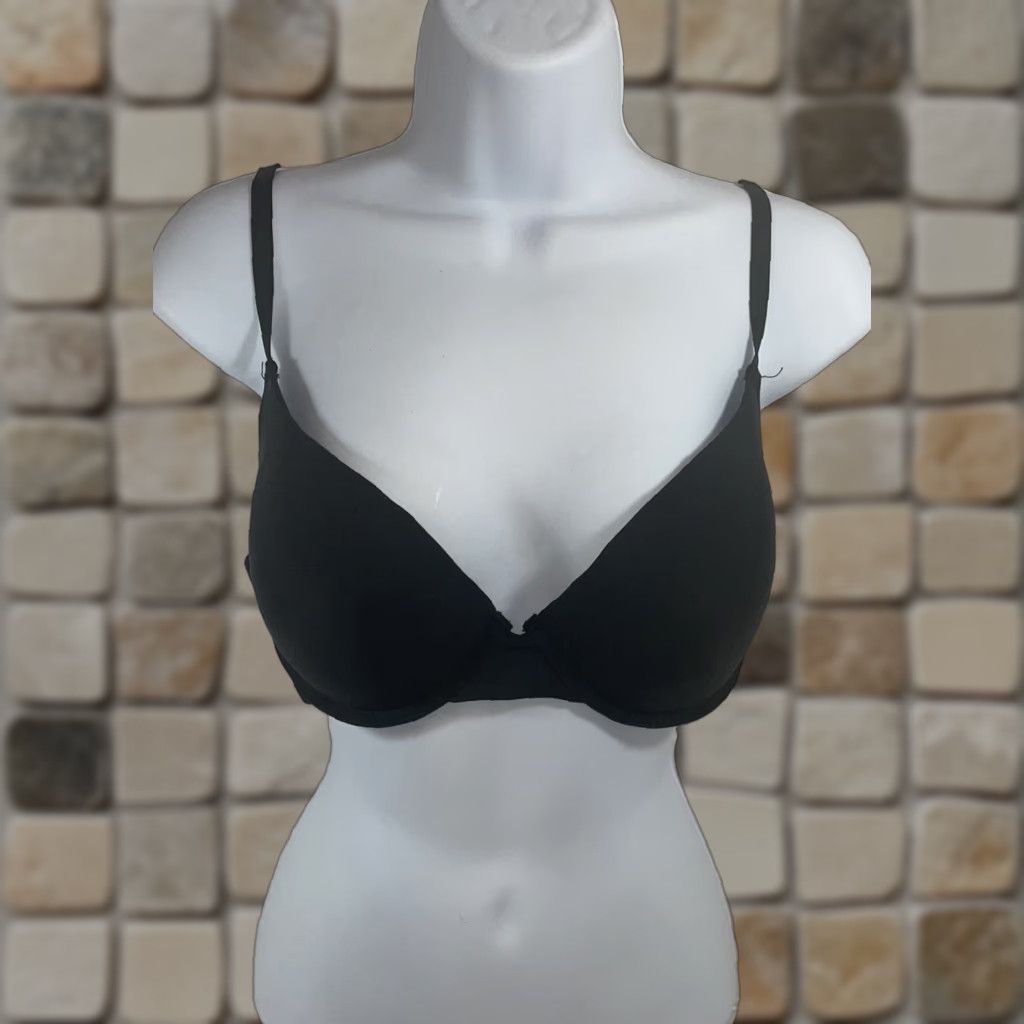 Vince Camuto Vince Camuto Bra 38C Black Underwire Nylon Spandex Solid T-Shirt Adjustable Strap Womens Mens Girls Size ONE SIZE - 1 Thumbnail