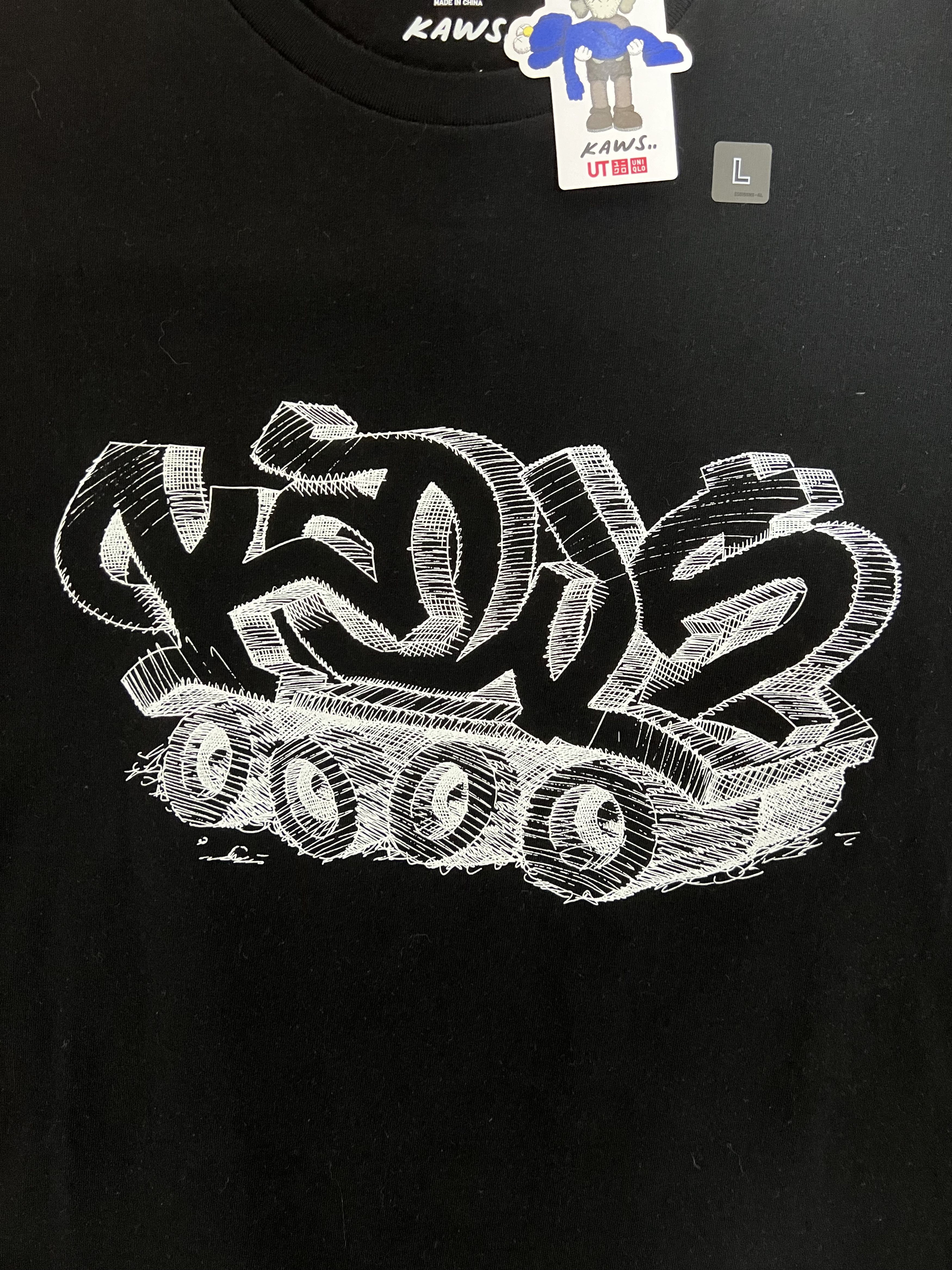 Kaws × Uniqlo 💚 Kaws x Uniqlo Wordmark Tee Black Large NEW Size US L / EU 52-54 / 3 - 3 Thumbnail