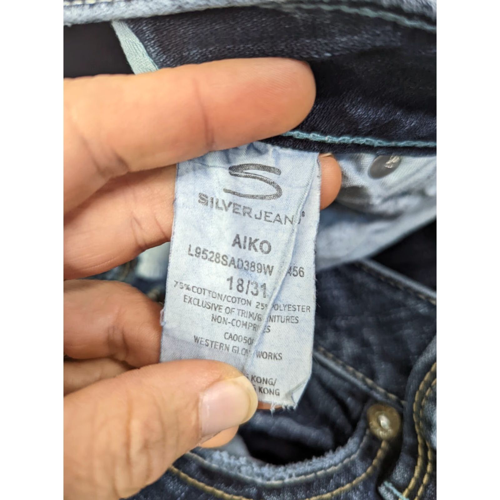 Silver Jeans Co. VINTAGE Silver Jeans Aiko Mid Straight Denim Blue Jeans Women 39x27 18 / 27 Regular Size 18 Womens Straight Jeans City Theme Distressed No Size 40" / US 18 - 4 Thumbnail