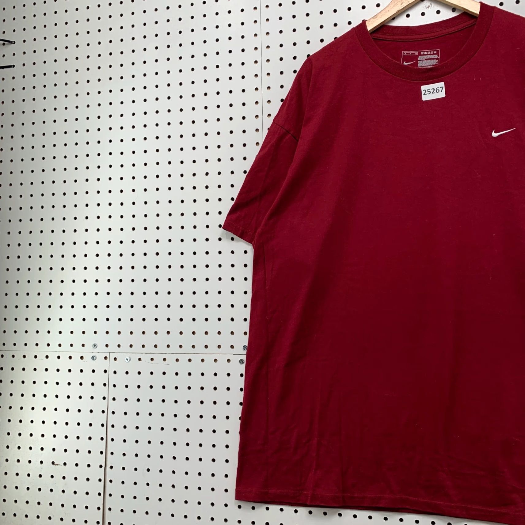 Nike VINTAGE Nike Shirt Crimson Red White Embroidered Swoosh Mens XL 26x32.5 Size US XL / EU 56 / 4 - 3 Thumbnail