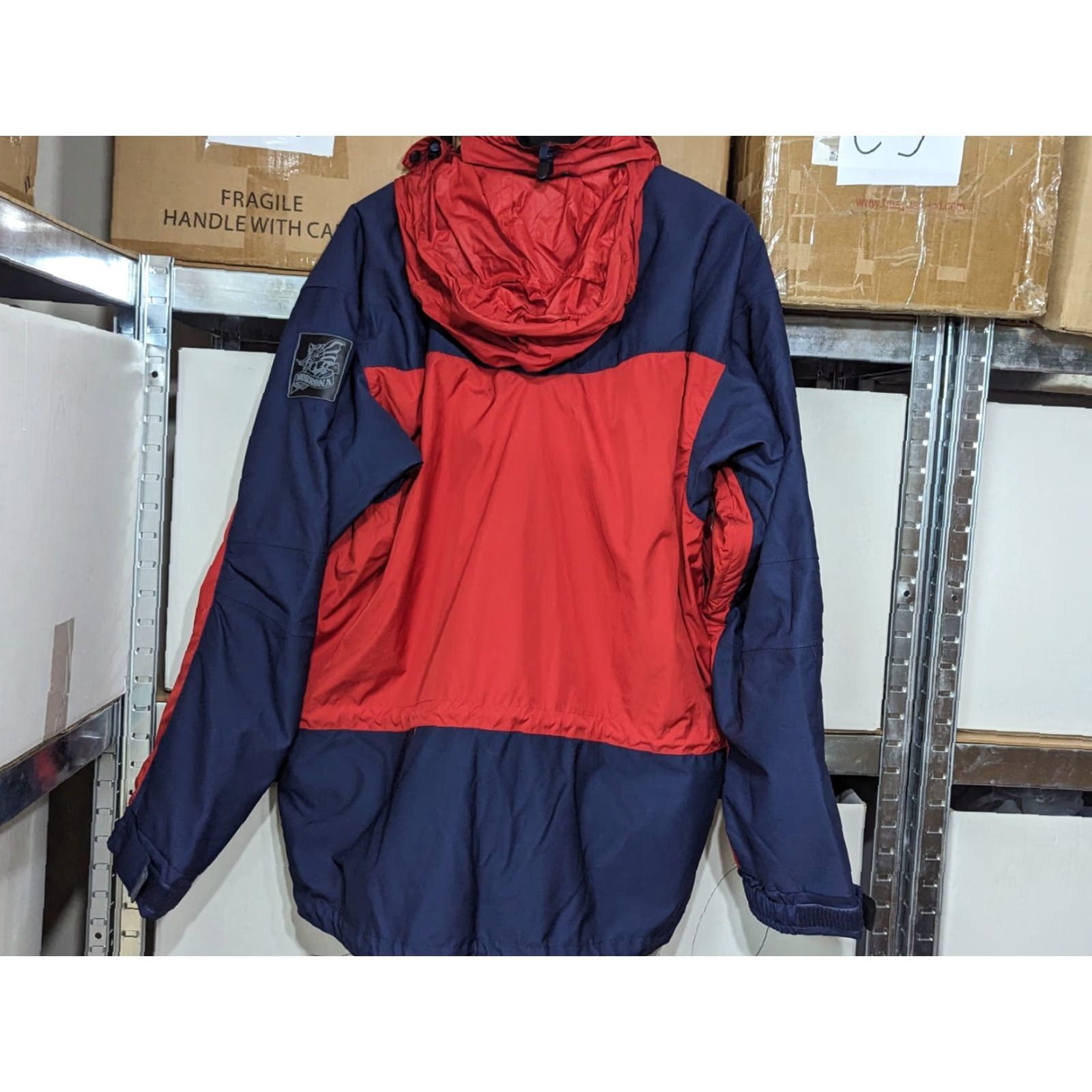 Vintage Norrona Slogen Mens Jacket XL Hooded Outdoor Red Blue Microfiber Long Sleeve Pullover Outdoorwear Casual Activewear Jacket Size US XL / EU 56 / 4 - 3 Thumbnail