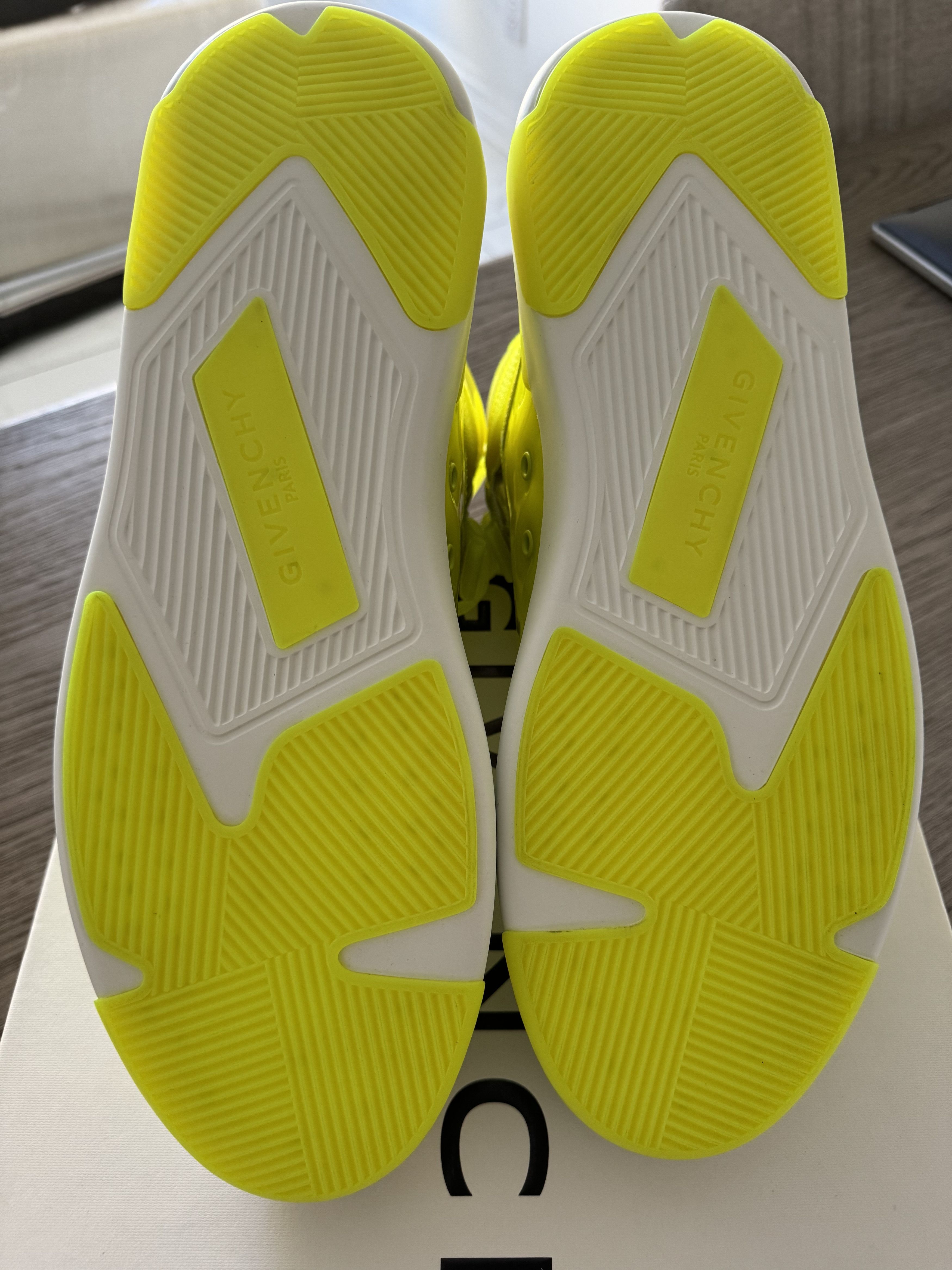 Givenchy WING SNEAKER HI-TOP FLUORESCENT YELLOW Size US 13 / EU 46 - 7 Thumbnail