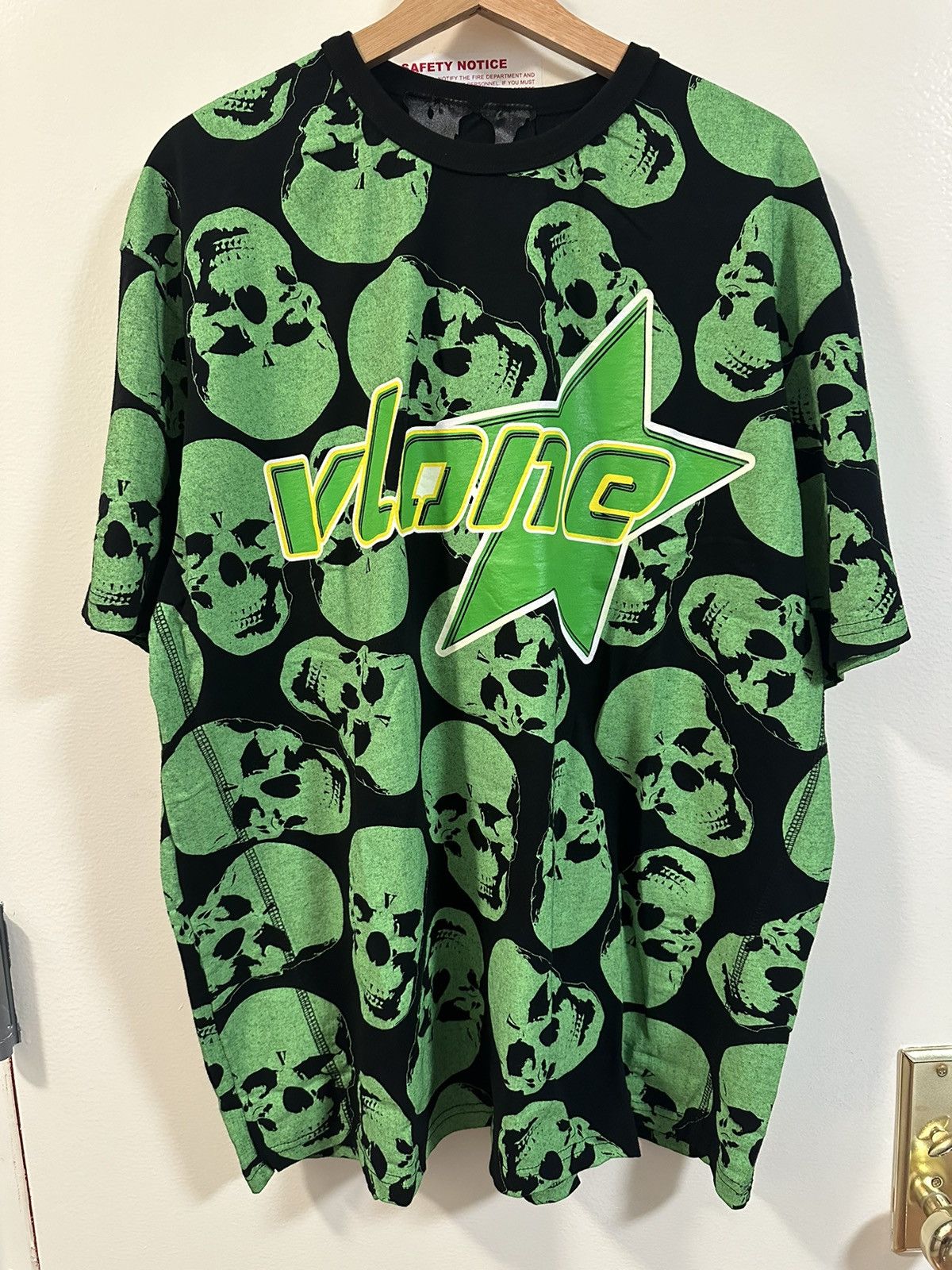 Vlone VLONE Crypt Green Skull T-Shirt Size US XL / EU 56 / 4 - 2 Thumbnail