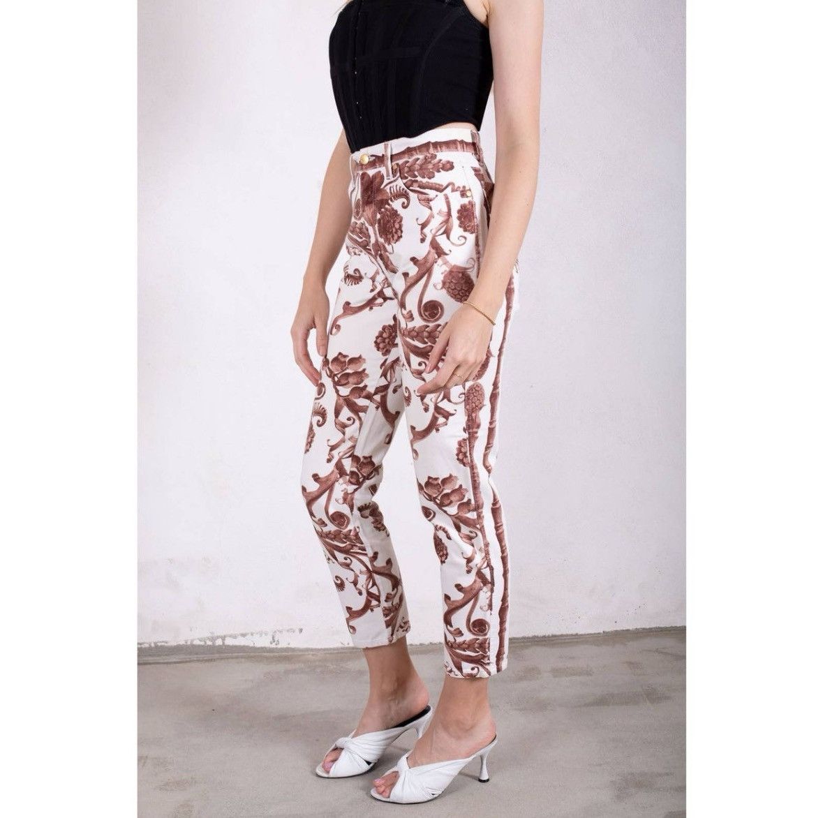 Moschino LOVE MOSCHINO PRINTED VINTAGE BAROQUE JEANS PANTS Size 30" / US 8 / IT 44 - 5 Thumbnail